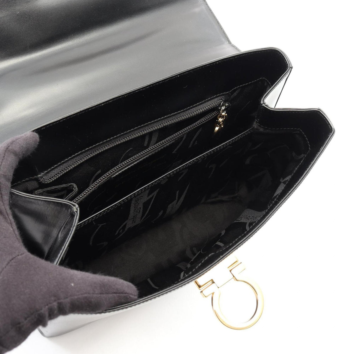 Salvatore Ferragamo Black Leather Handbag (Pre-Owned)