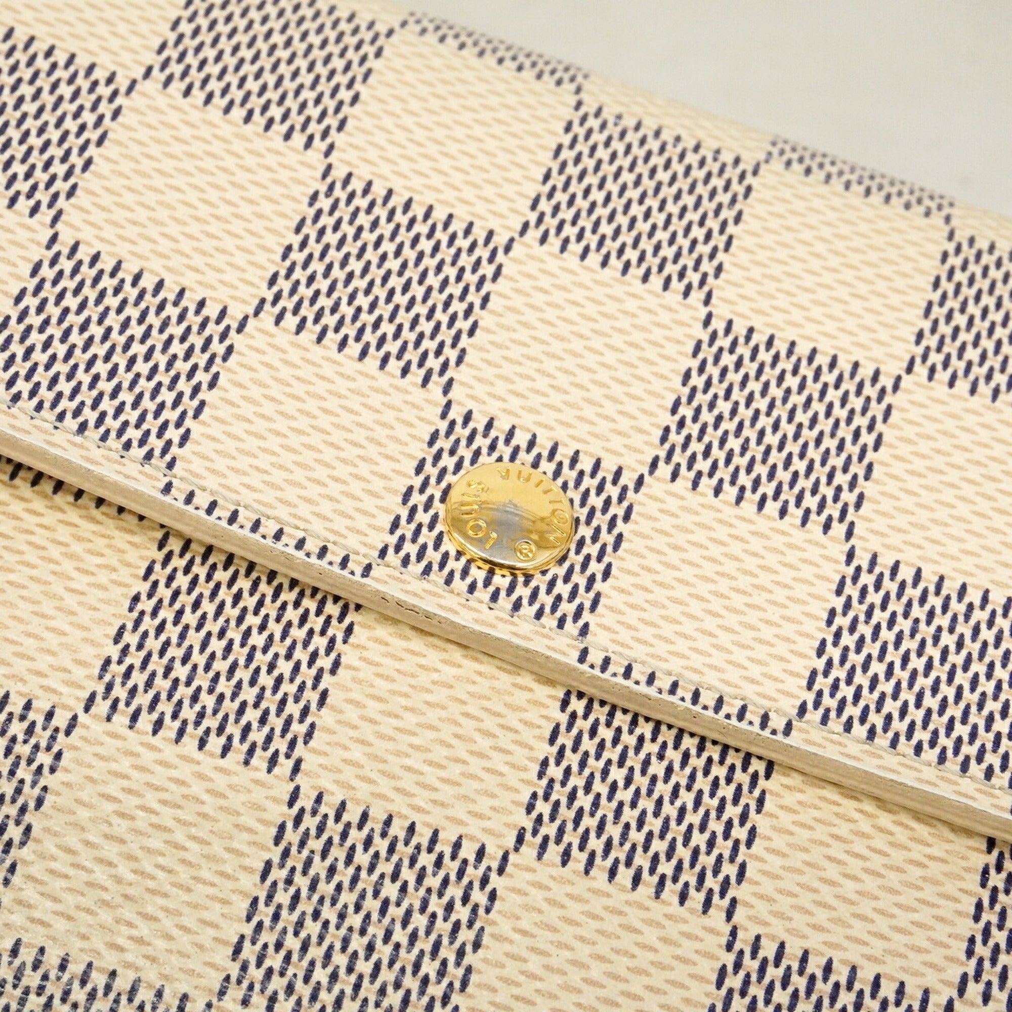 Louis Vuitton White Long Wallet (Bi-Fold) (Pre-Owned)