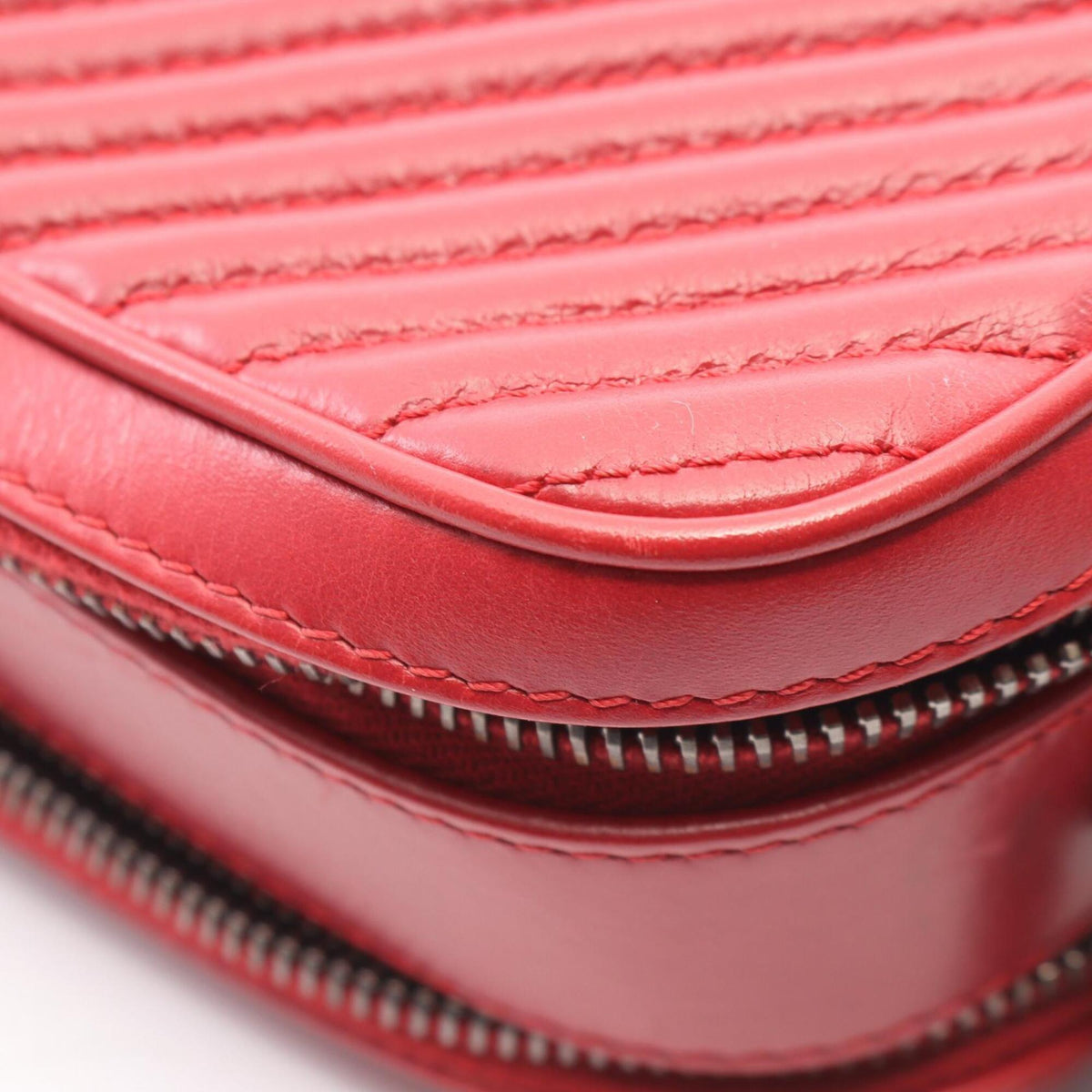 Chanel Red Color Leather Handbag Shoulder Bag (Pre-Owned)