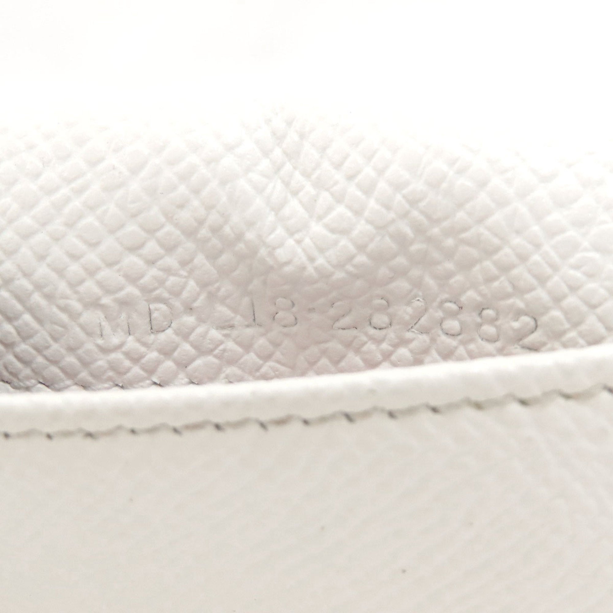 Bvlgari White Leather Coin Purse/Coin Case (Pre-Owned)