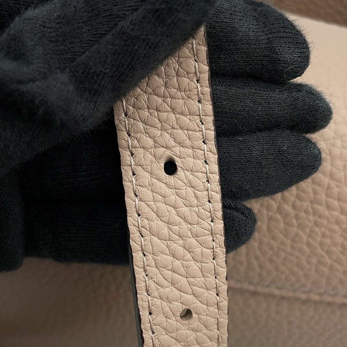 Louis Vuitton Beige Leather Handbag Shoulder Bag (Pre-Owned)