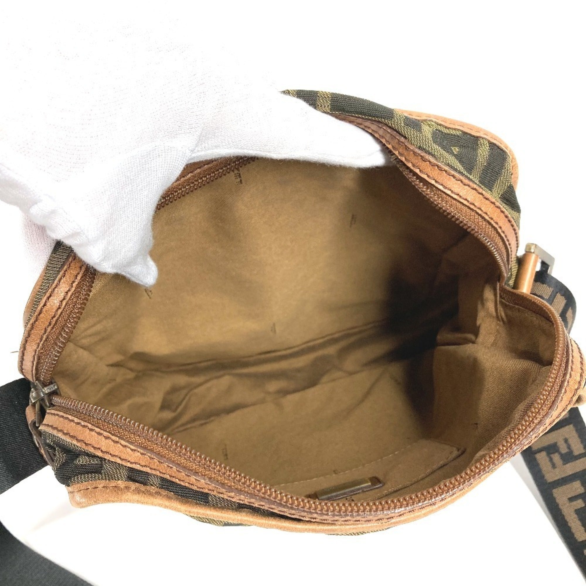 Fendi Brown Leather Pochette Shoulder Bag (Pre-Owned)