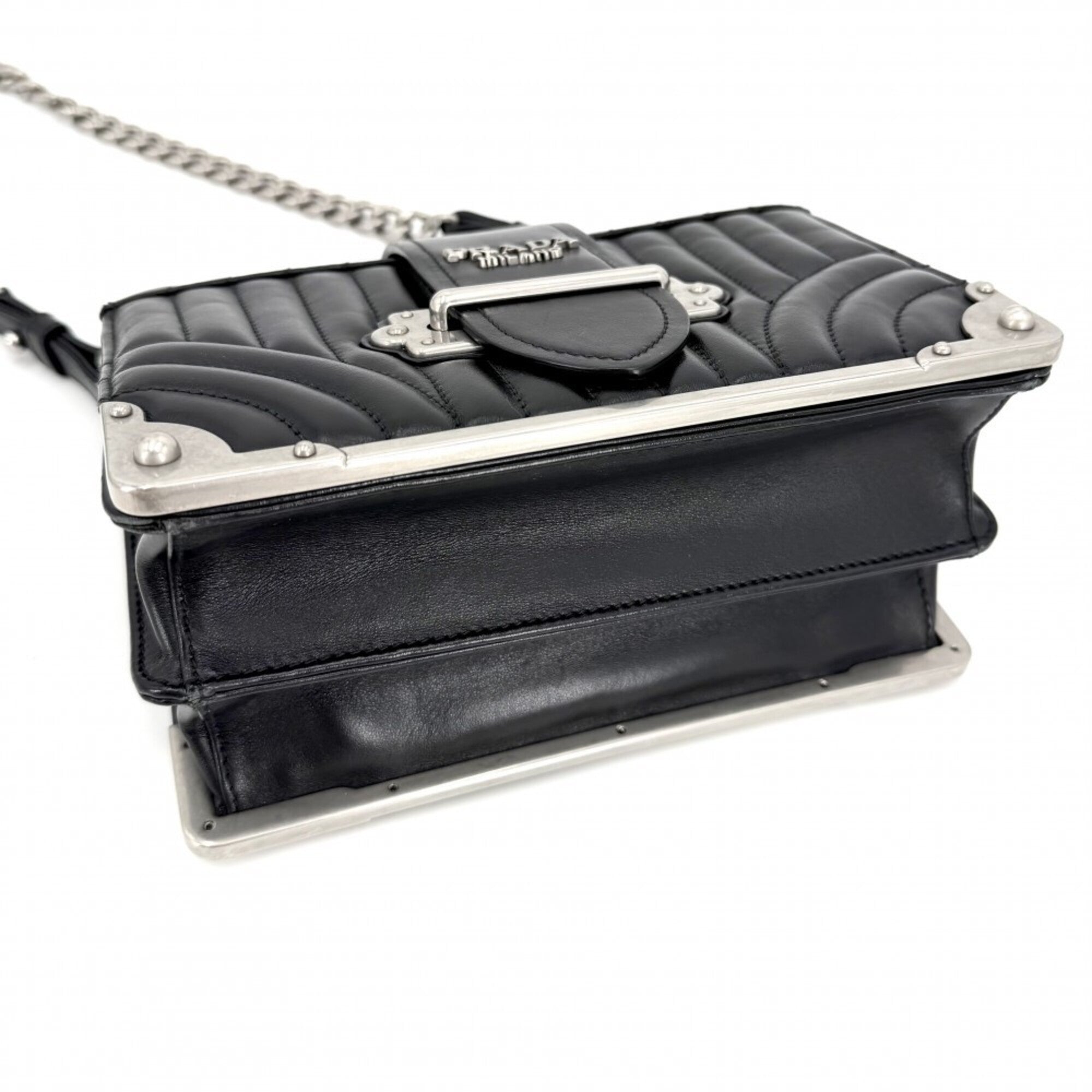 Prada Black Nylon Shoulder Bag (Pre-Owned)