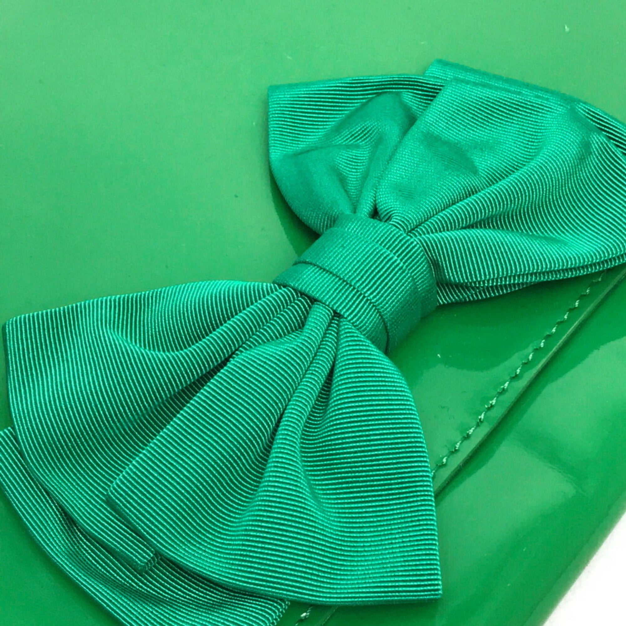 Valentino Green Patent Leather Clutch Bag (Pre-Owned)