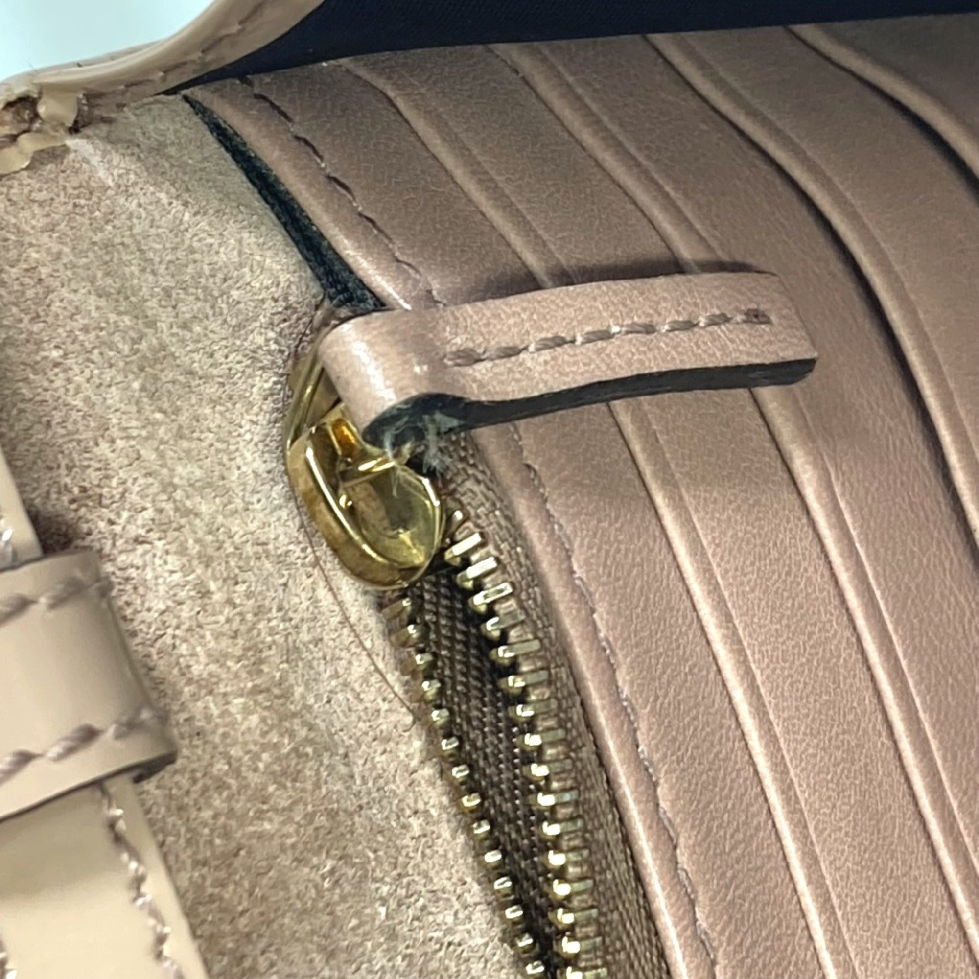 Gucci Beige Patent Leather Shoulder Bag (Pre-Owned)