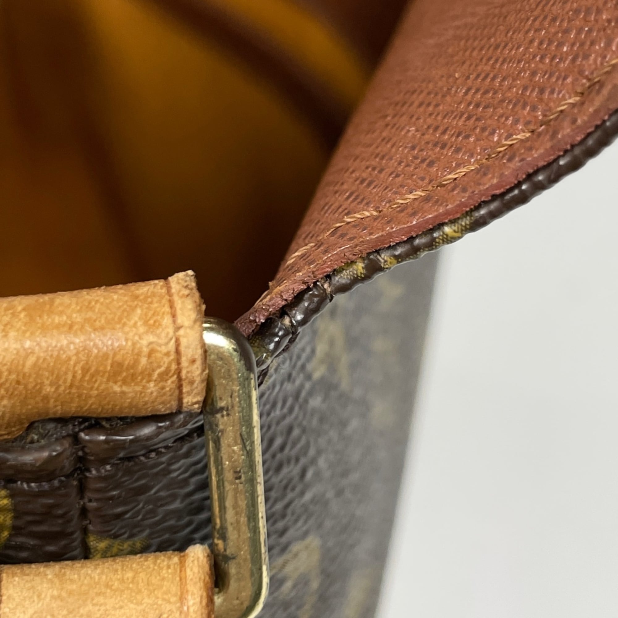 Louis Vuitton Brown Monogram Monogram Shoulder Bag (Pre-Owned)