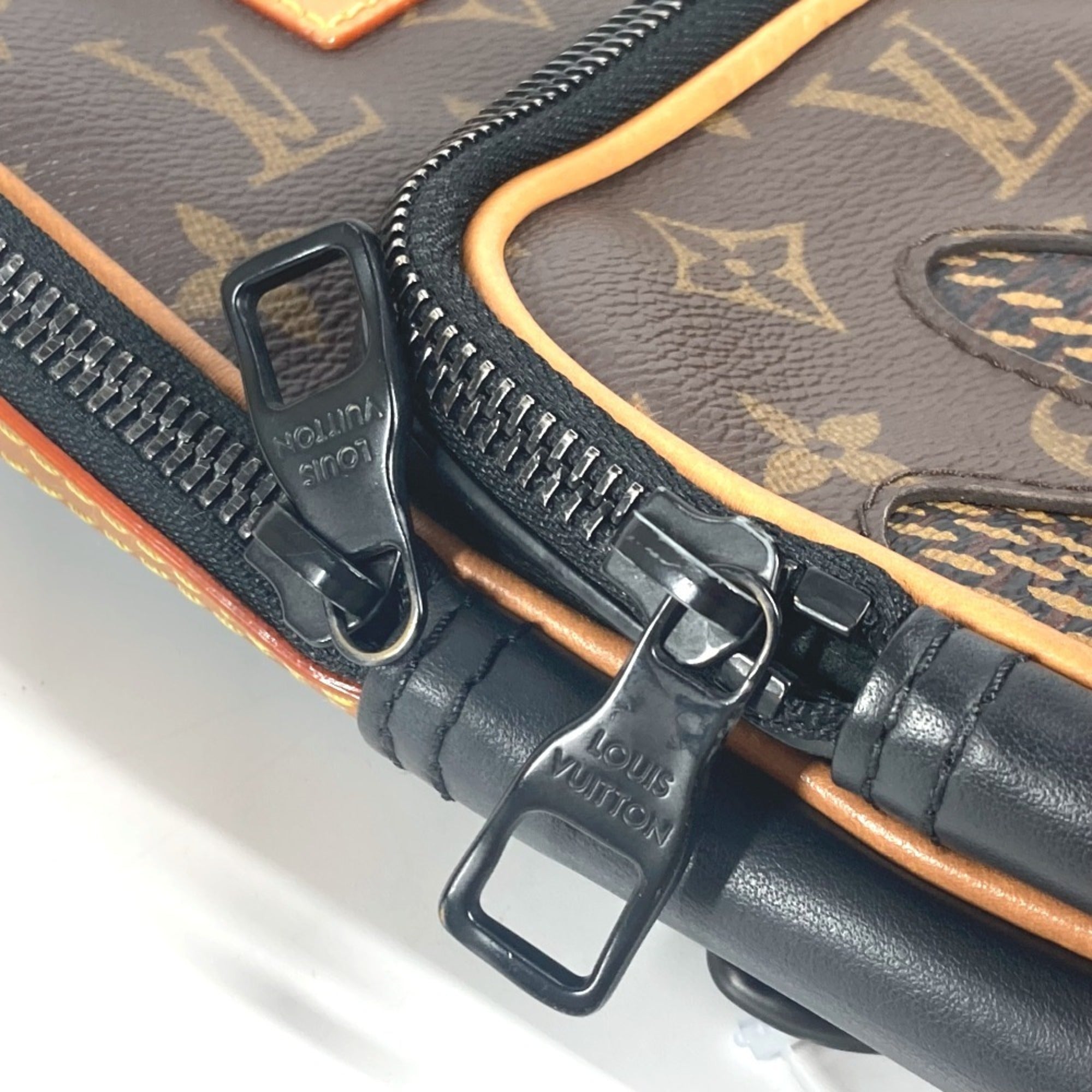 Louis Vuitton Brown Shoulder Bag Sling Bag (Pre-Owned)