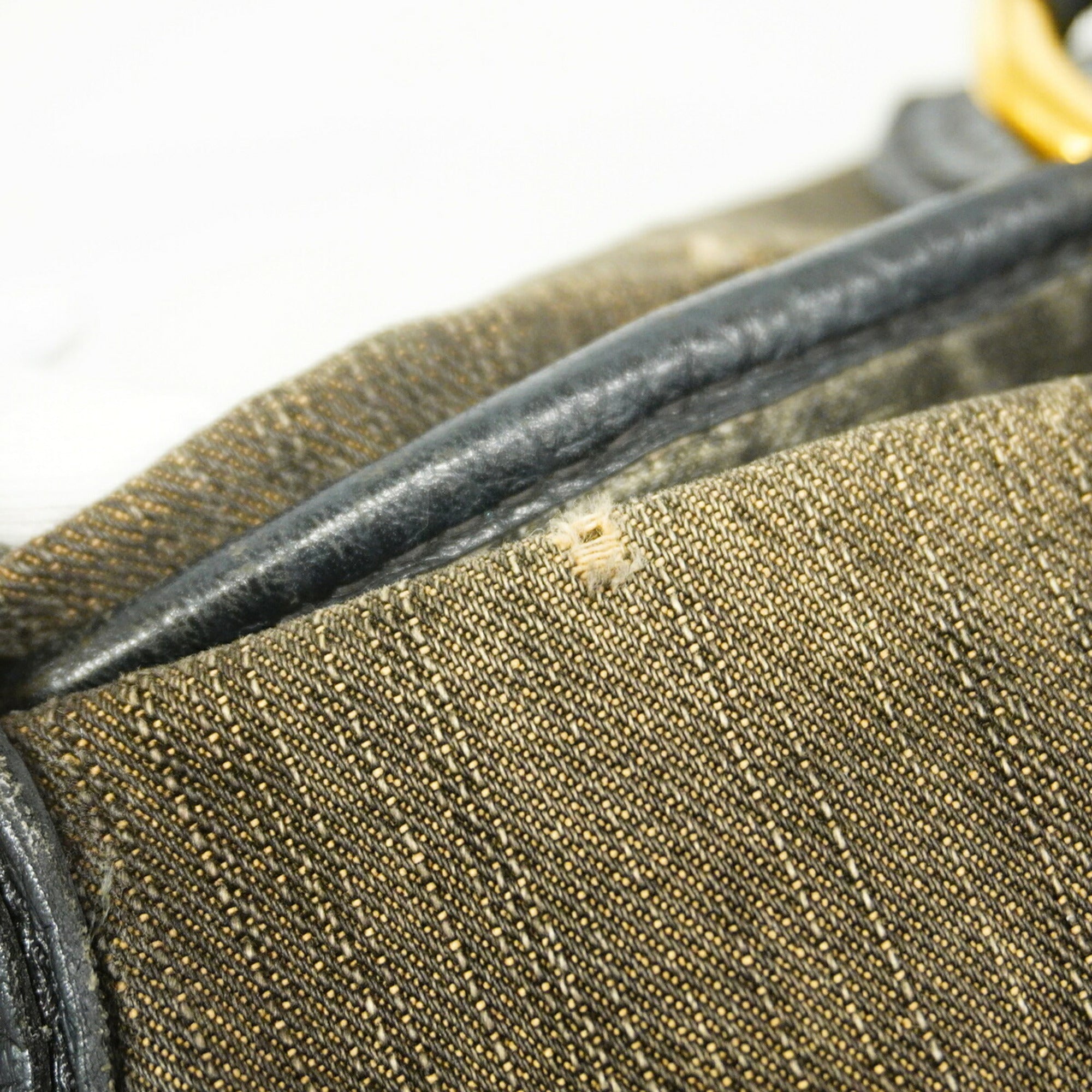 Louis Vuitton Noir Handbag (Pre-Owned)