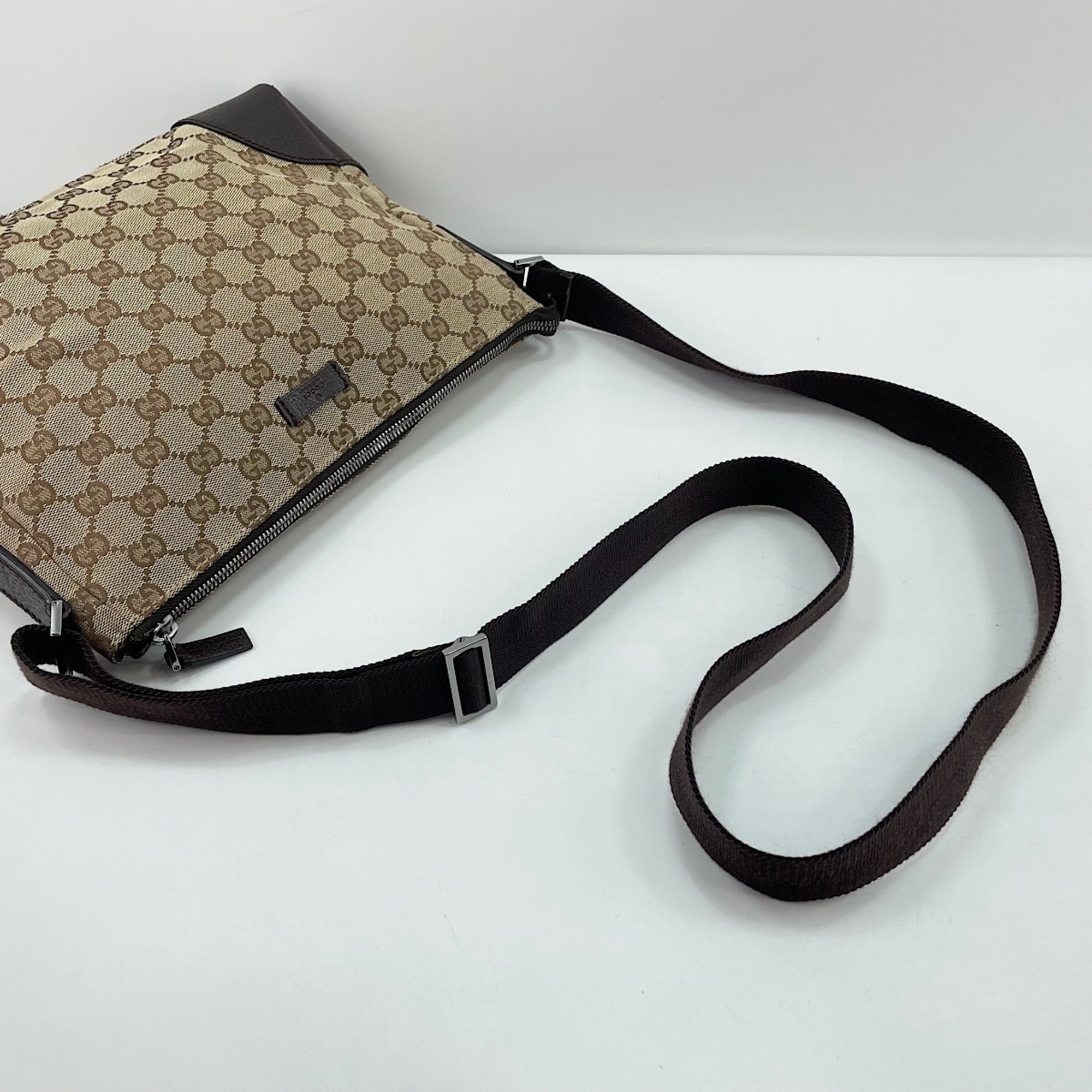 Gucci Beige Shoulder Bag (Pre-Owned)