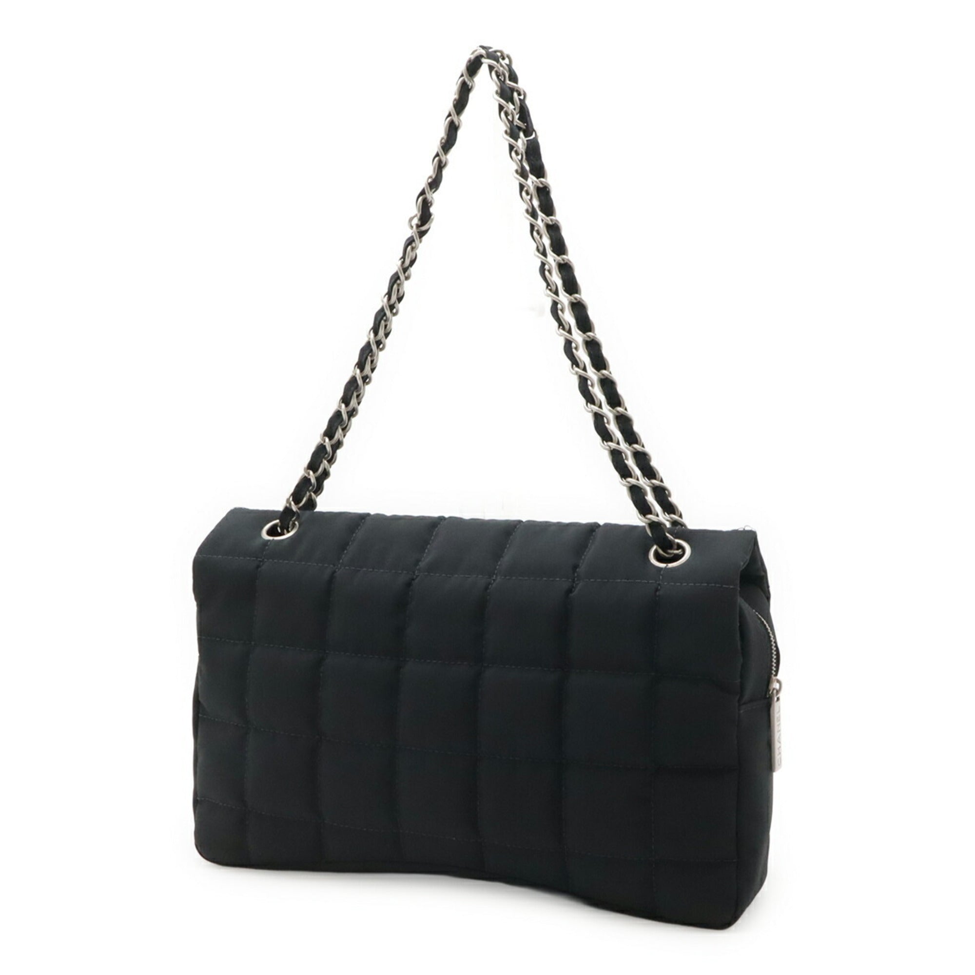 Chanel Black Nylon Shoulder Bag (Pre-Owned)