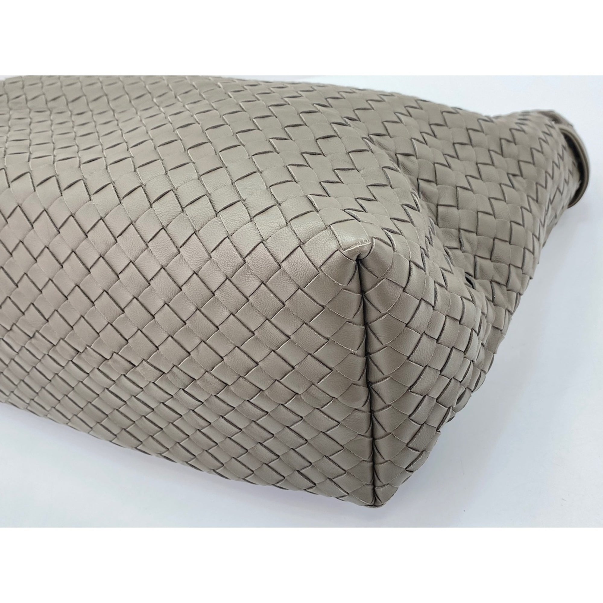 Bottega Veneta Intrecciato Brown Tote Bag (Pre-Owned)
