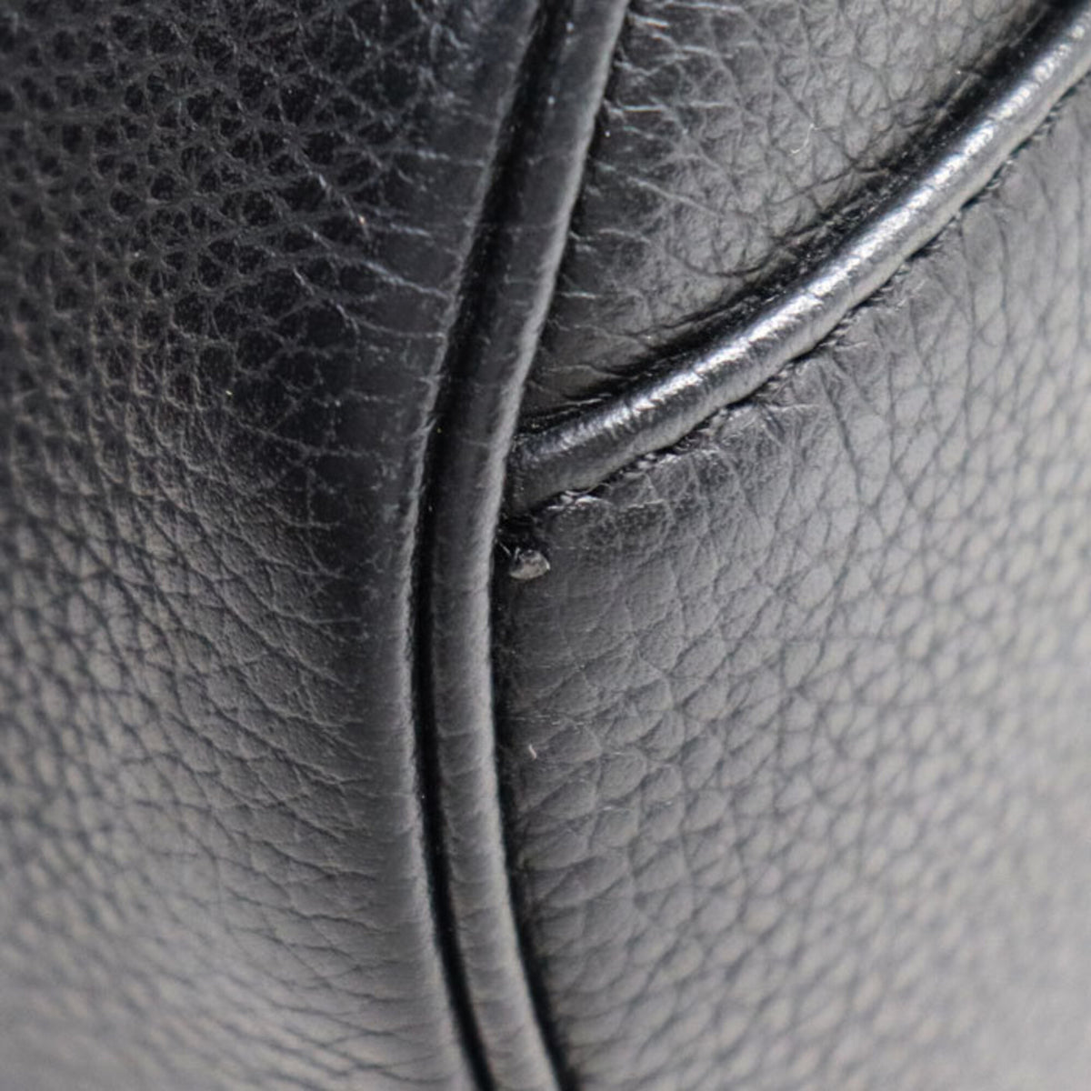 Christian Dior Black Leather Shoulder Bag (Pre-Owned)