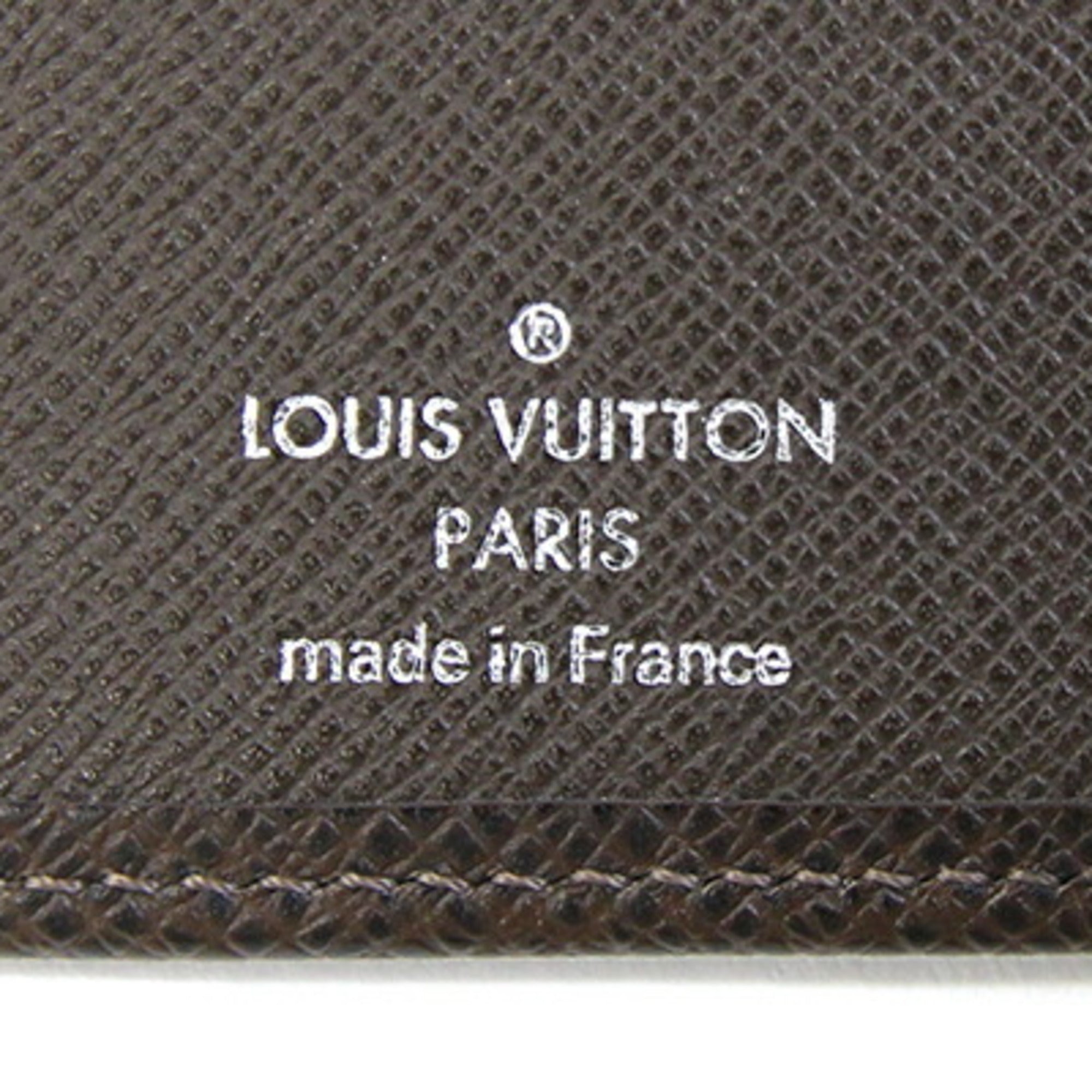Louis Vuitton Taiga Grizzly Taiga Leather Bill Wallet (Bi-Fold) (Pre-Owned)