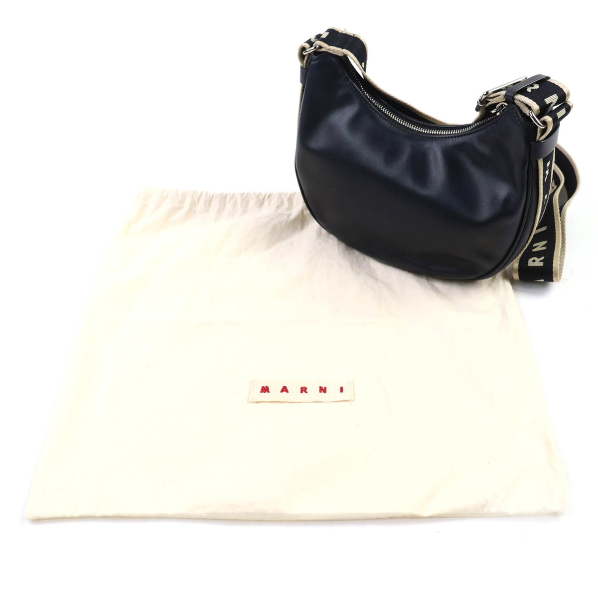 Marni Black Leather Shoulder Bag (Pre-Owned)