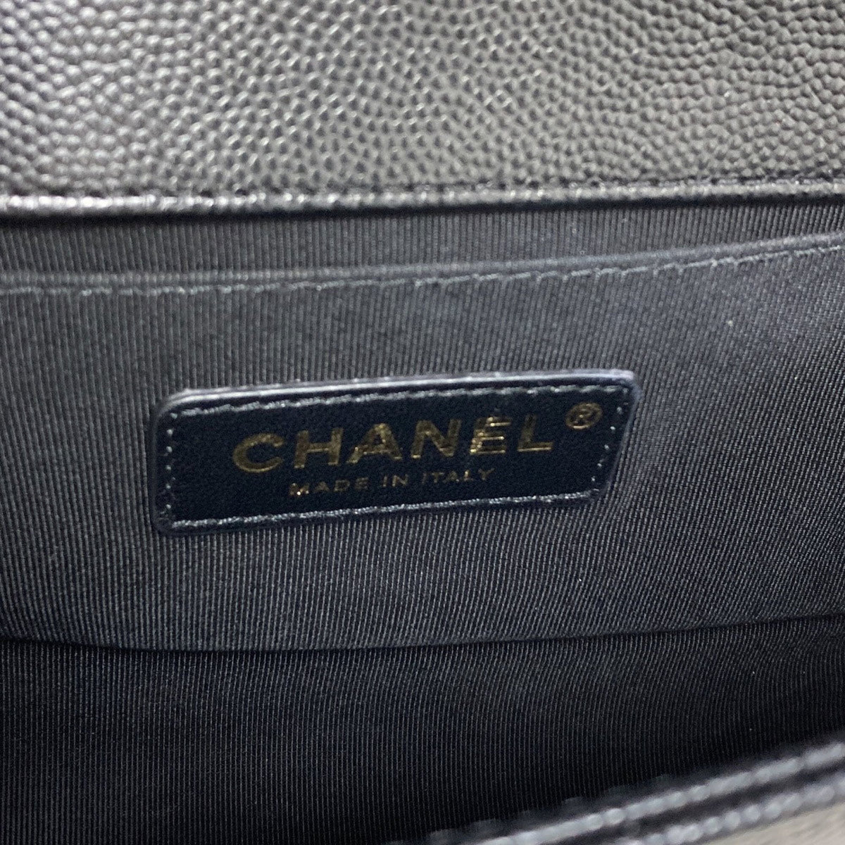 Chanel Black Leather Shoulder Bag (Pre-Owned)