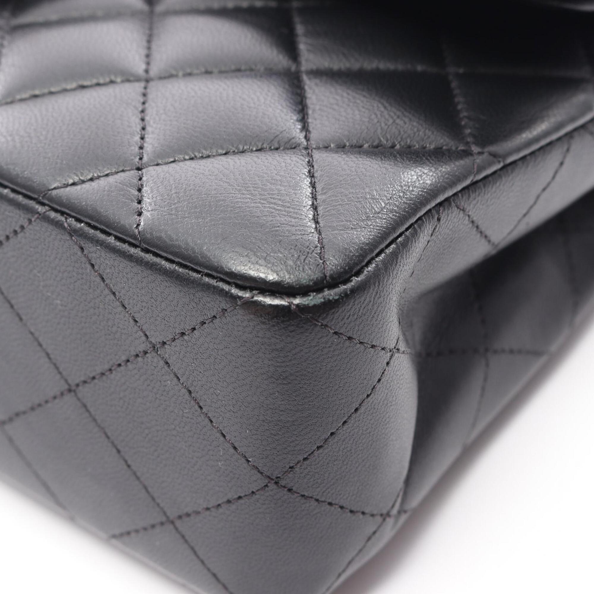 Chanel Black Leather Handbag Shoulder Bag (Pre-Owned)