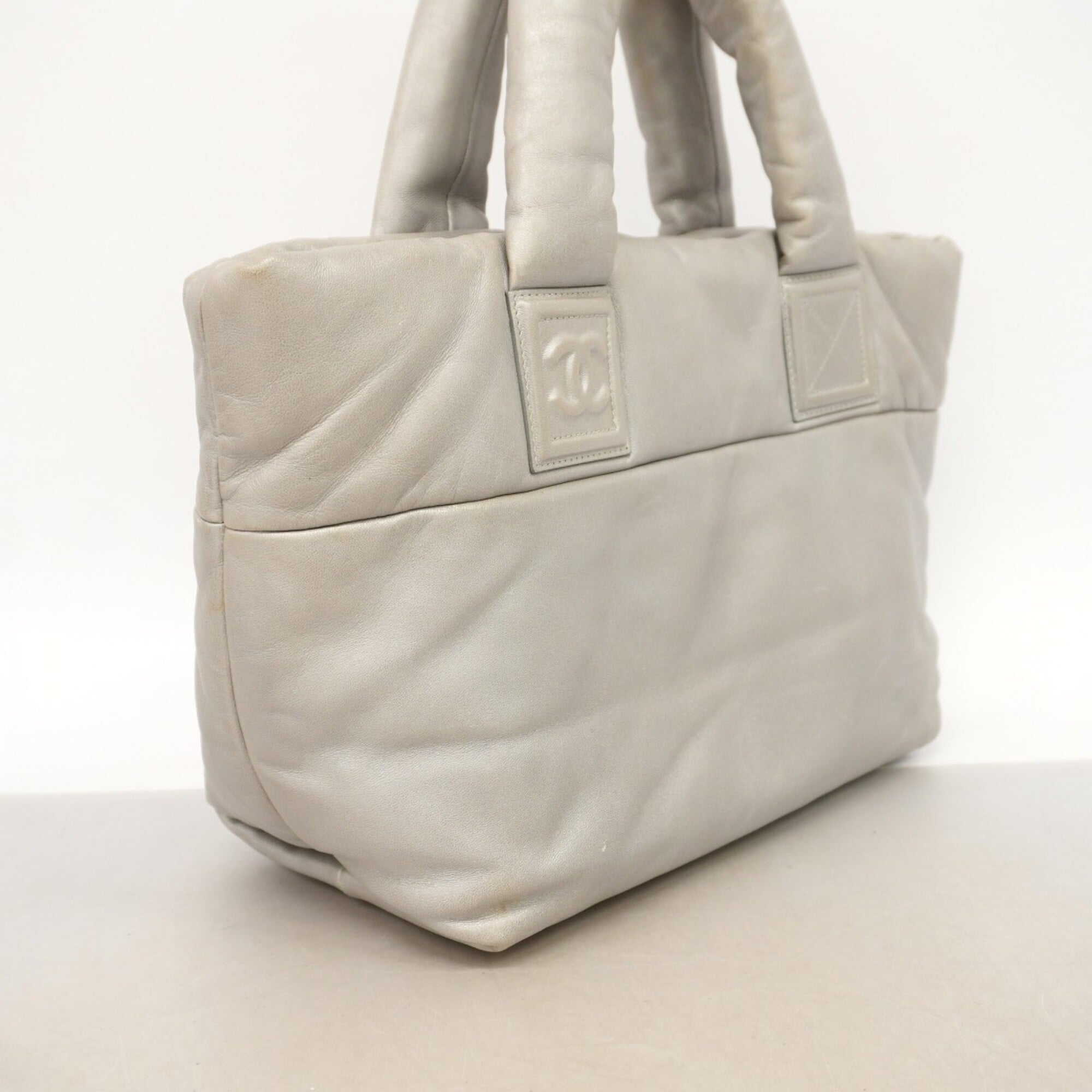 Chanel Gray Leather Tote Bag (Pre-Owned)