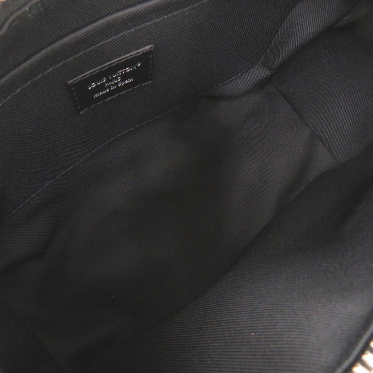 Louis Vuitton Black Leather Handbag (Pre-Owned)