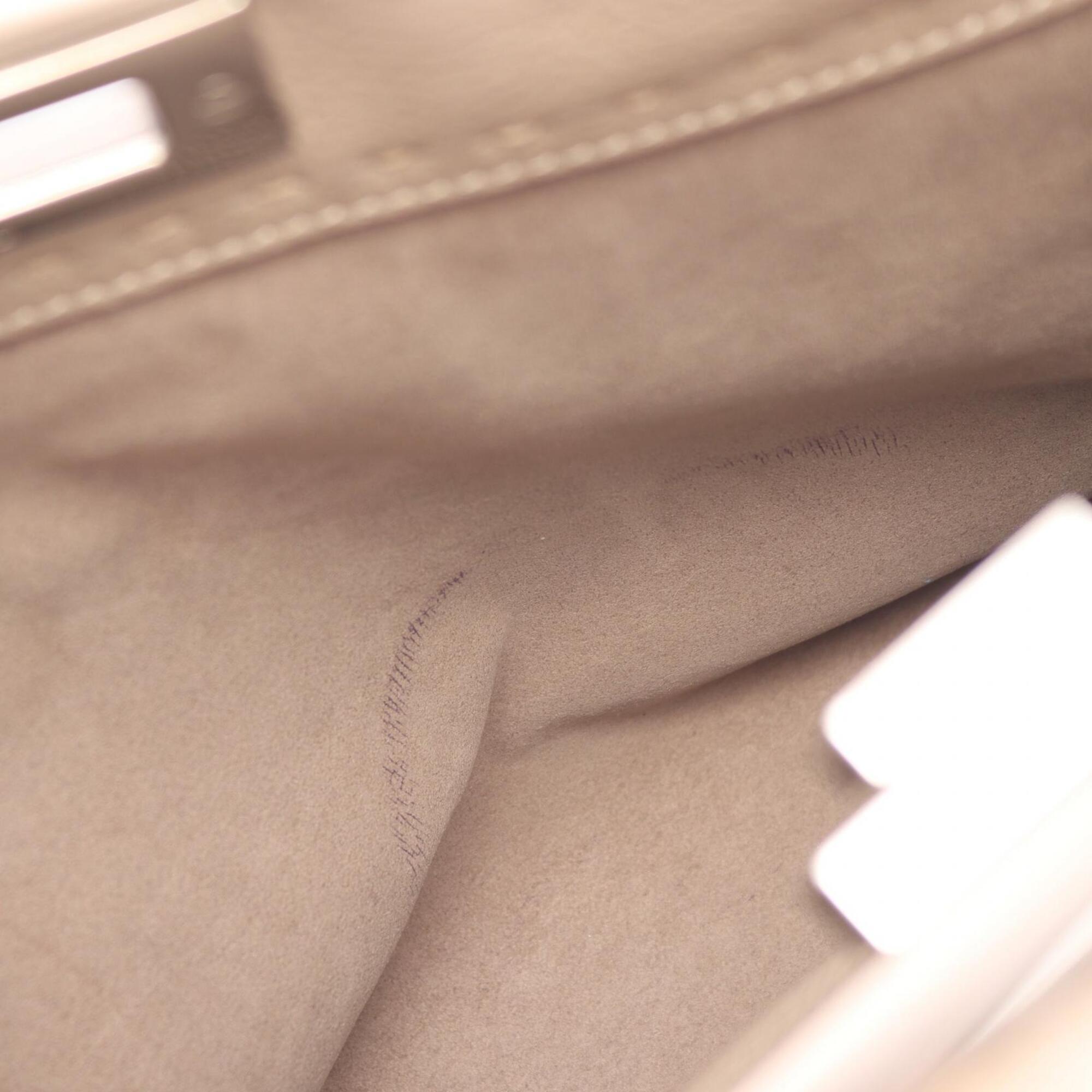Fendi Beige Leather Handbag (Pre-Owned)