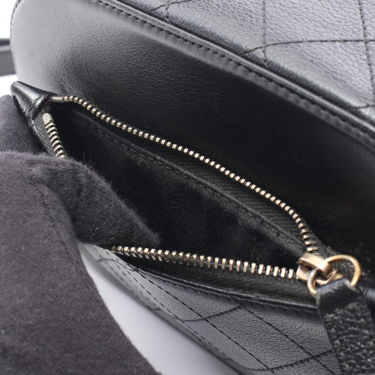 Chanel Black Leather Handbag Shoulder Bag (Pre-Owned)