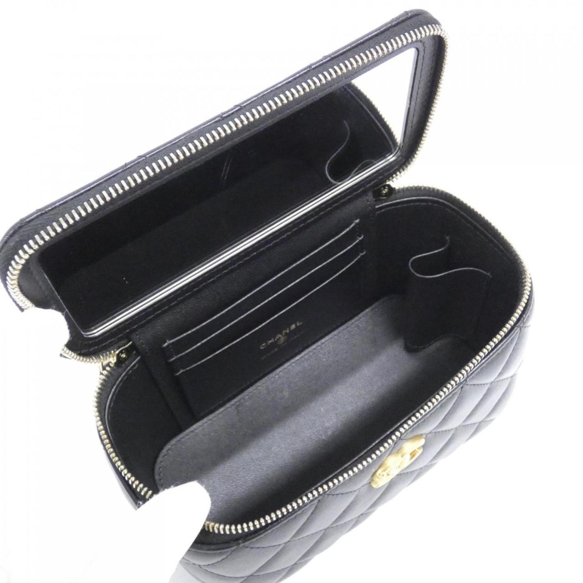 Chanel Black Leather Shoulder Bag (Pre-Owned)