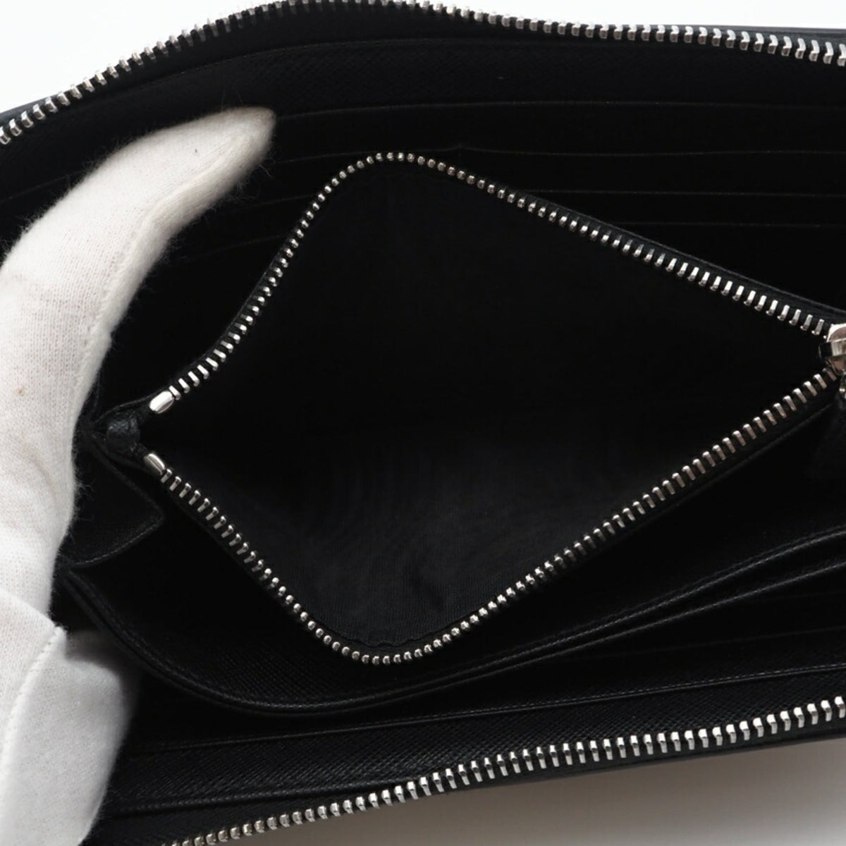 Prada Saffiano Black Leather Saffiano Long Wallet (Bi-Fold) (Pre-Owned)