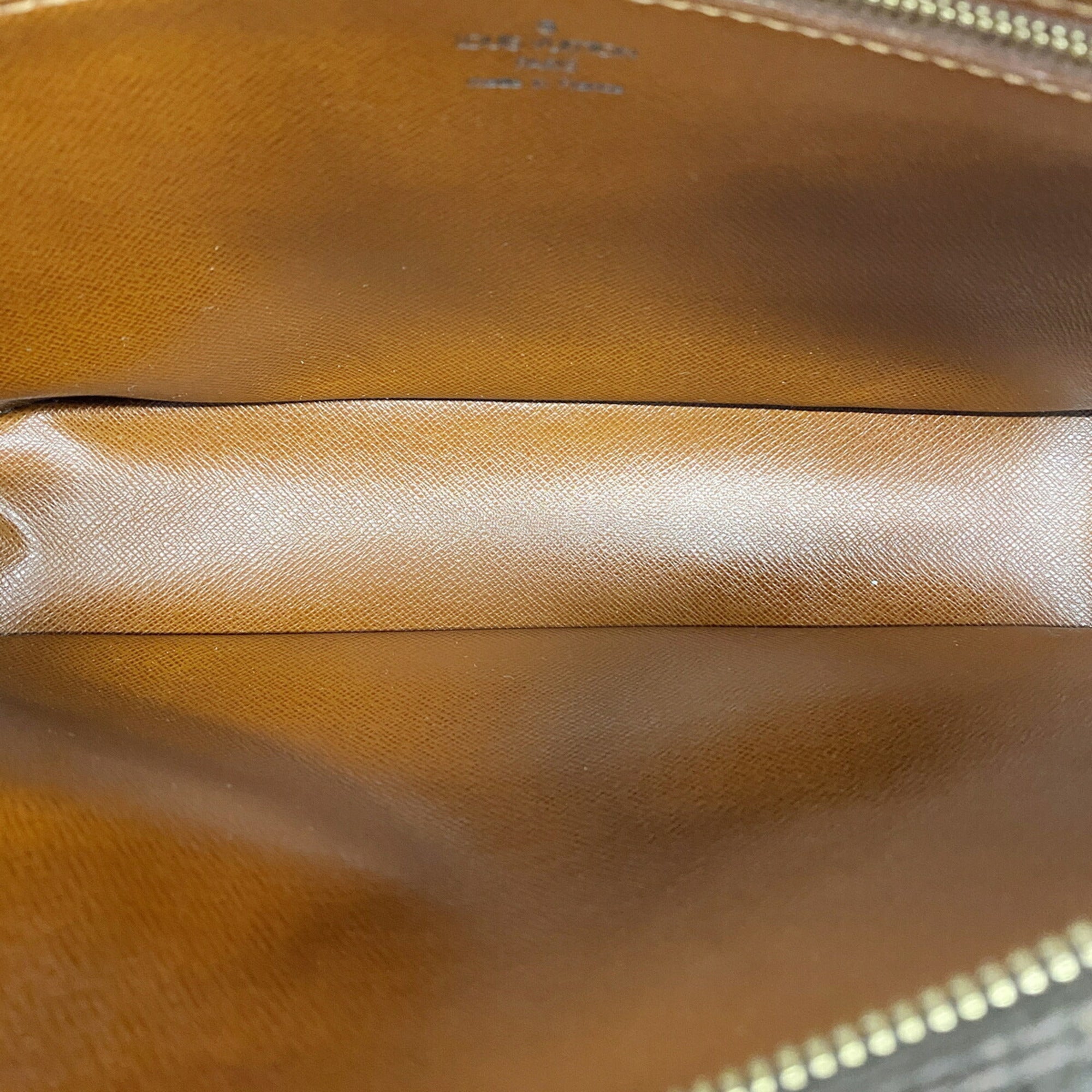 Louis Vuitton Brown Shoulder Bag (Pre-Owned)