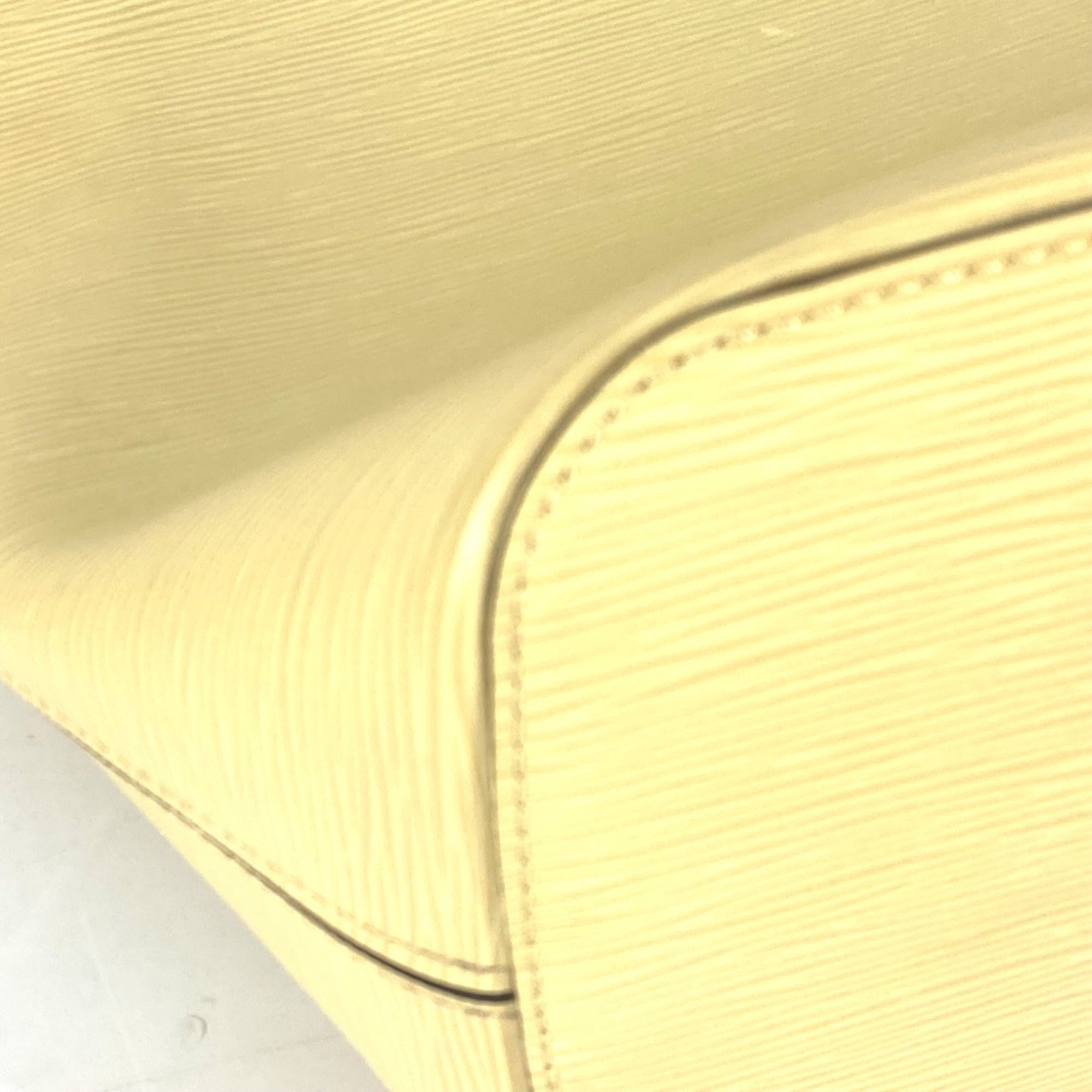 Louis Vuitton Yellow Leather Tote Bag (Pre-Owned)