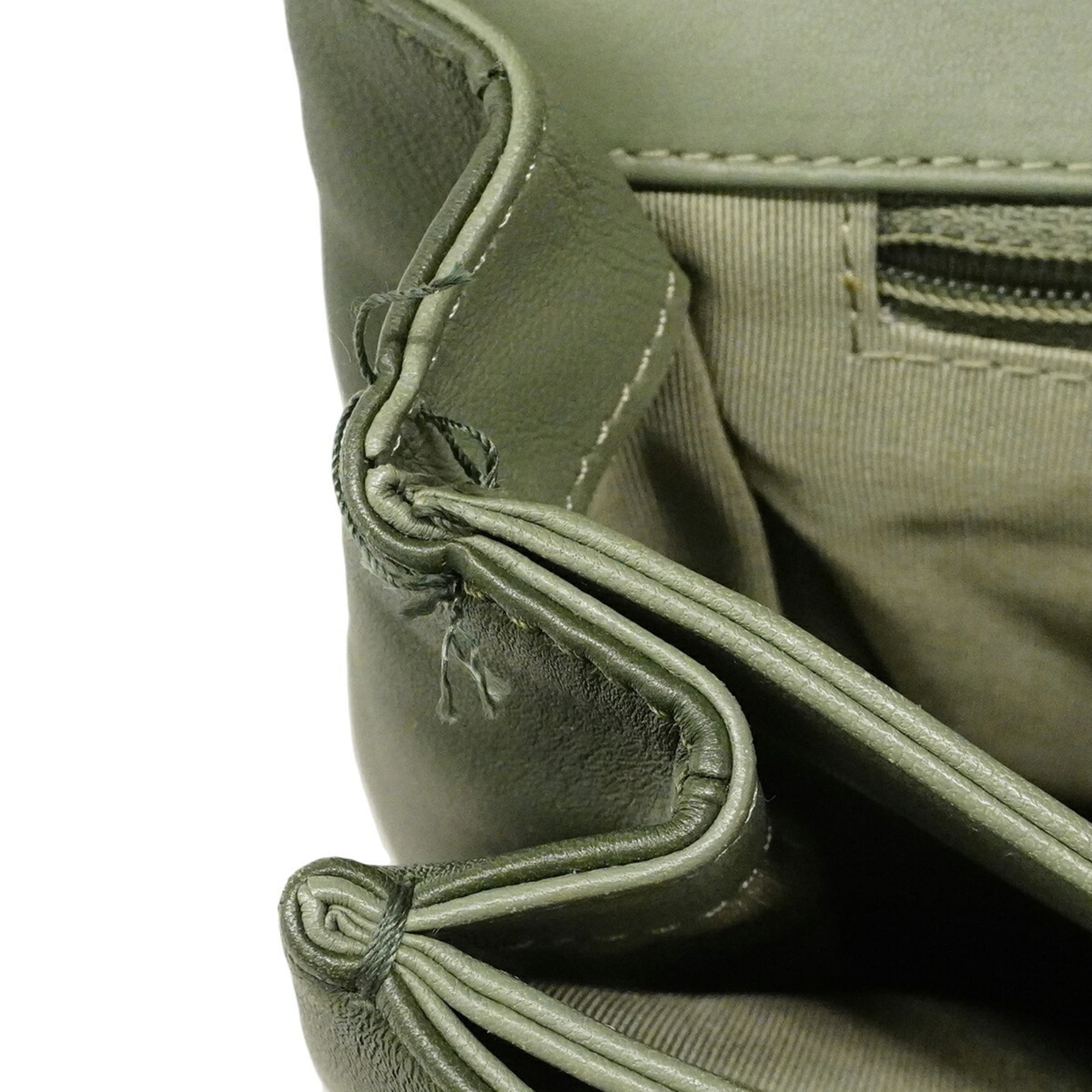 Chanel Green Leather Shoulder Bag (Pre-Owned)