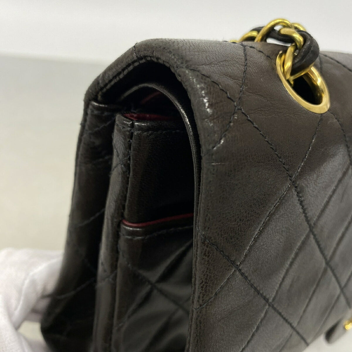 Chanel Black Leather Shoulder Bag (Pre-Owned)