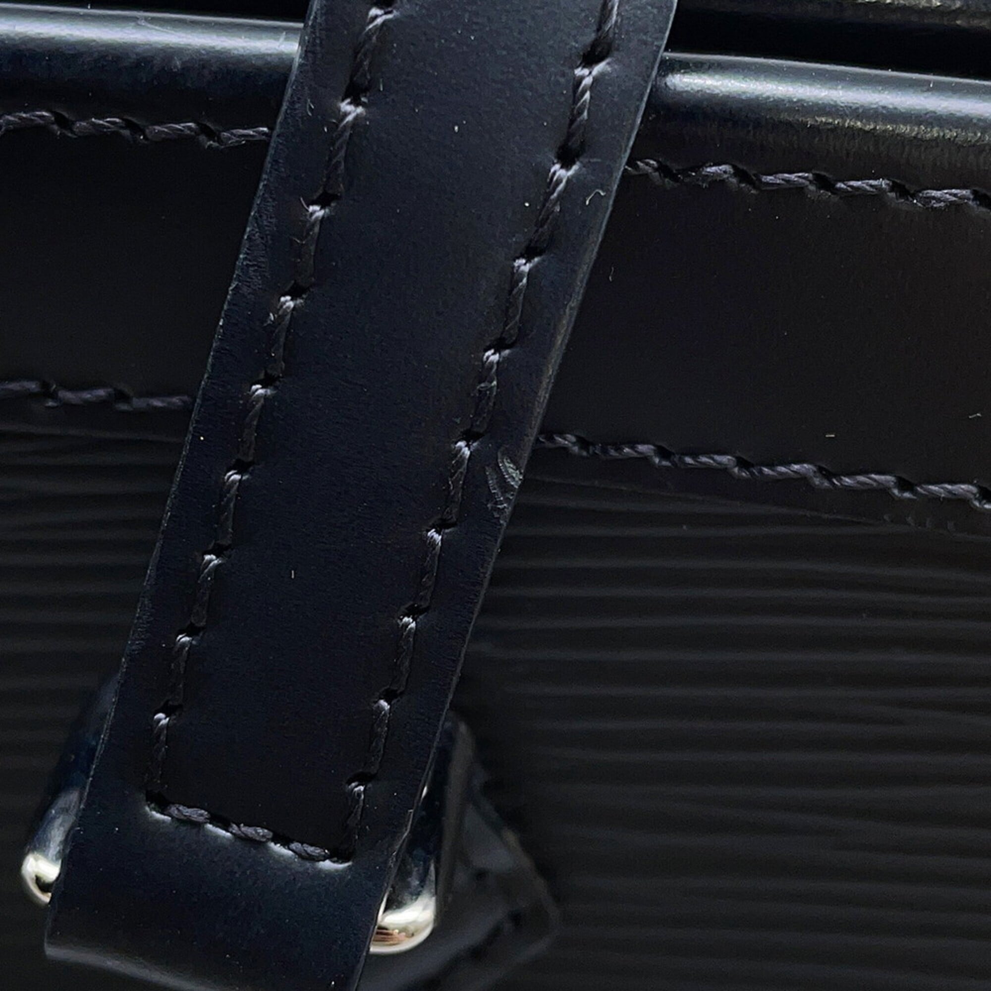 Louis Vuitton Epi Black Noir Epi Leather Handbag Tote Bag (Pre-Owned)