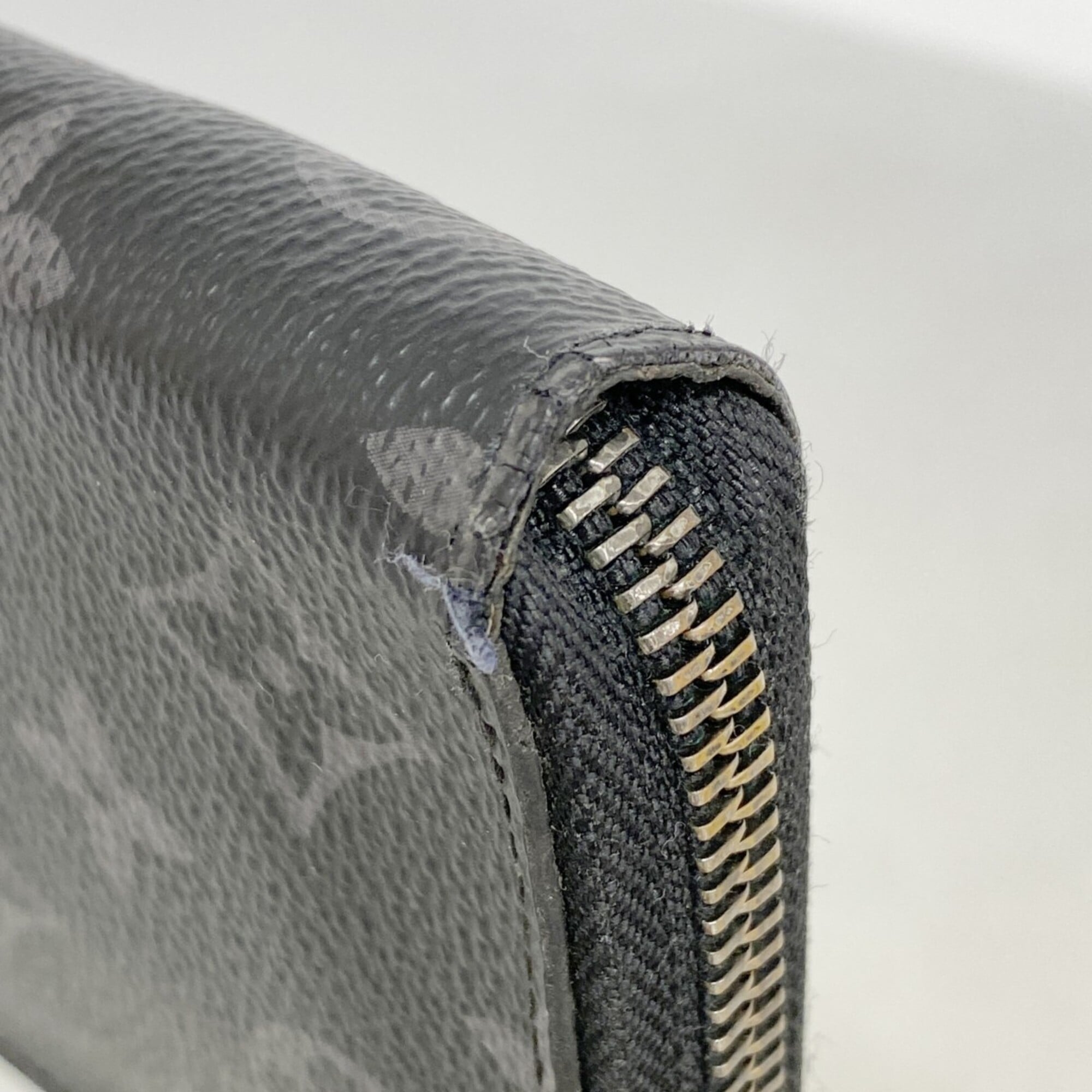 Louis Vuitton Black Long Wallet (Bi-Fold) (Pre-Owned)