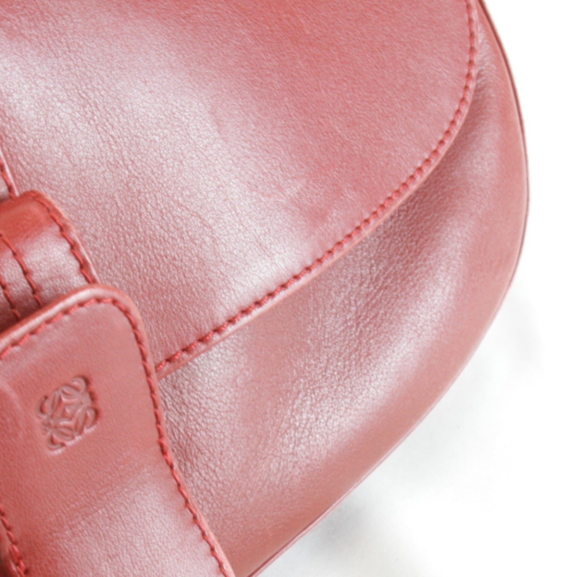 Loewe Red Color Leather Shoulder Bag (Pre-Owned)
