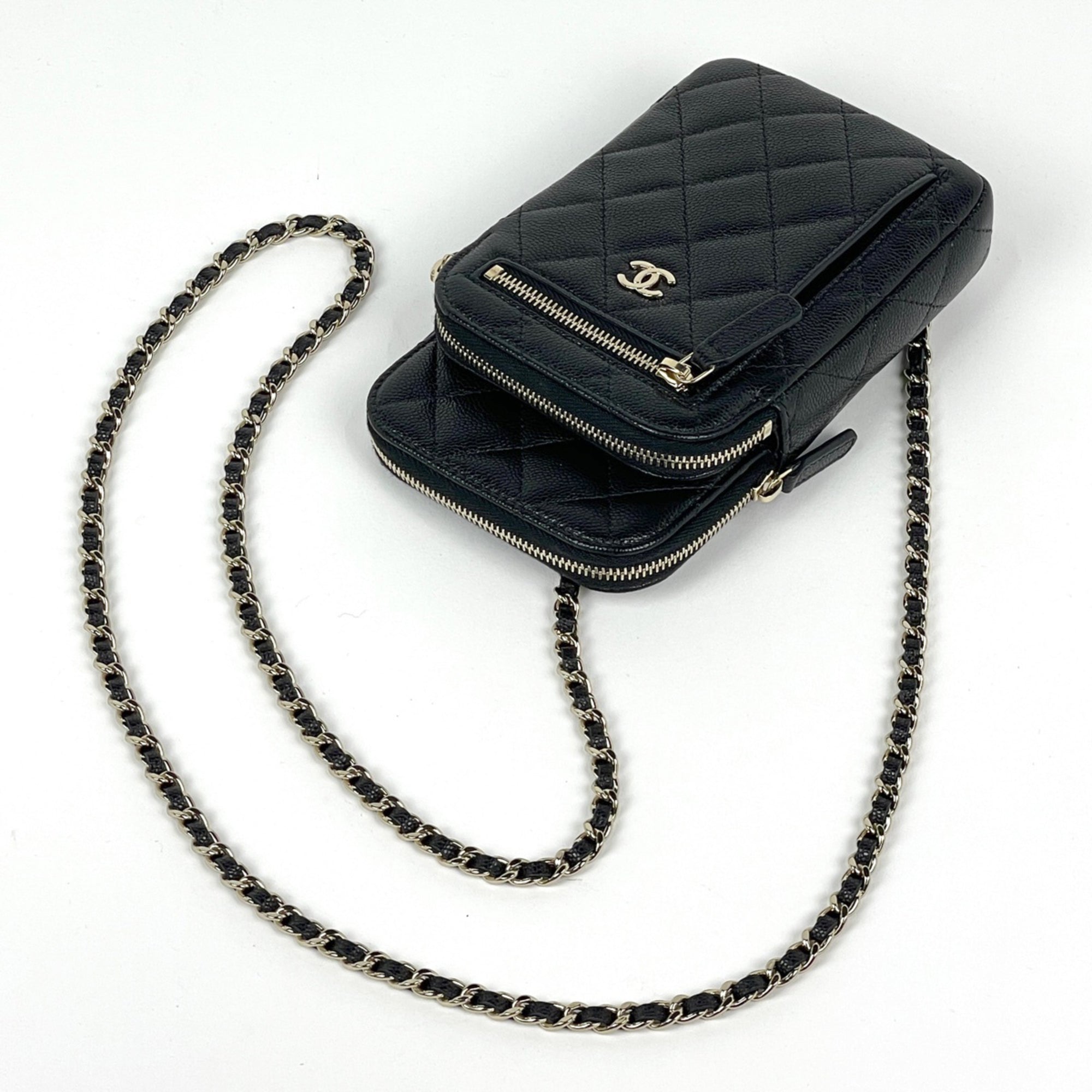 Chanel Black Grained Calfskin Shoulder Bag (Pre-Owned)