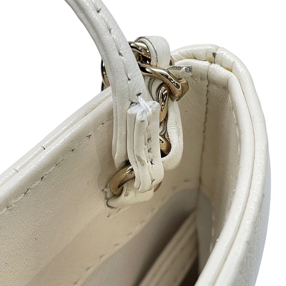 Chanel Matelasse White Leather Handbag Shopping Bag Shoulder Bag (Pre-Owned)