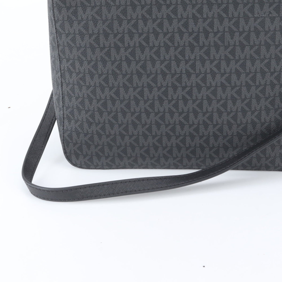 Michael Kors Black Leather Coated Canvas Crossbody Bag Shoulder Bag (Pre-Owned)
