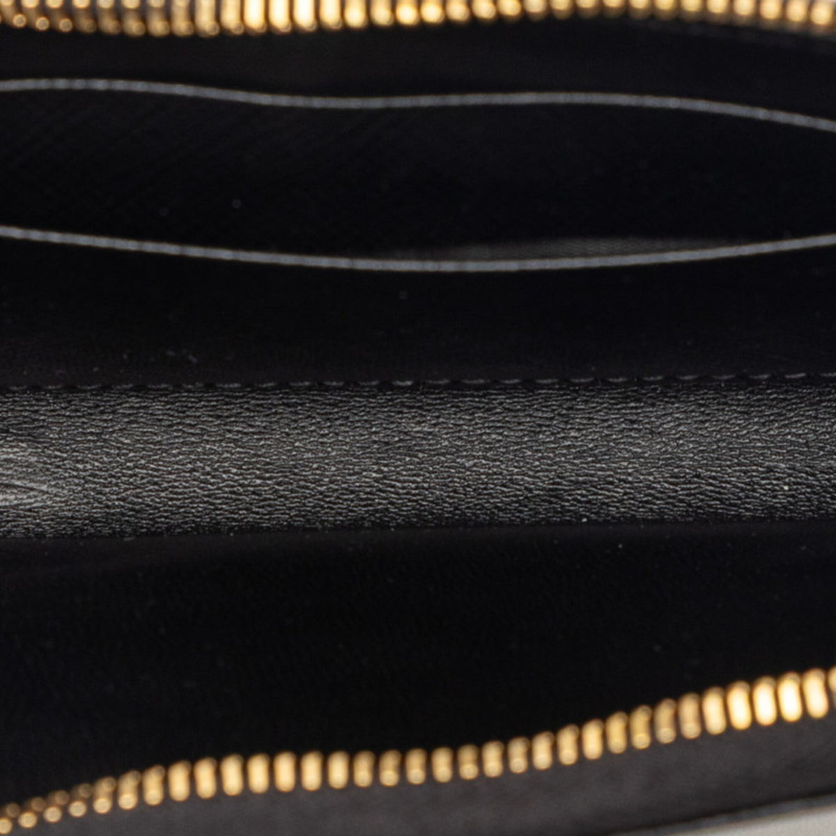 Prada Black Leather Coin Purse/Coin Case (Pre-Owned)