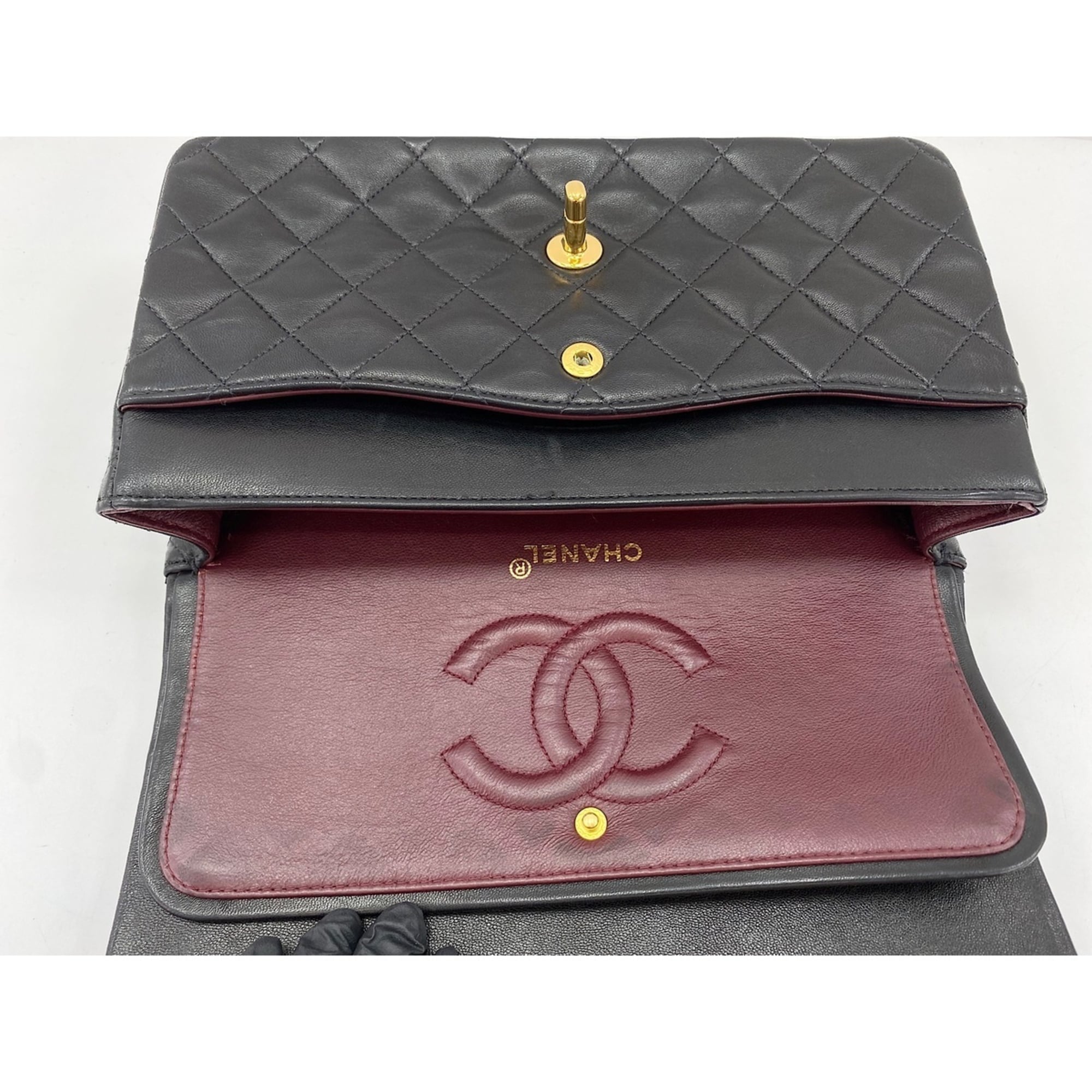 Chanel Matelasse Black Shoulder Bag (Pre-Owned)