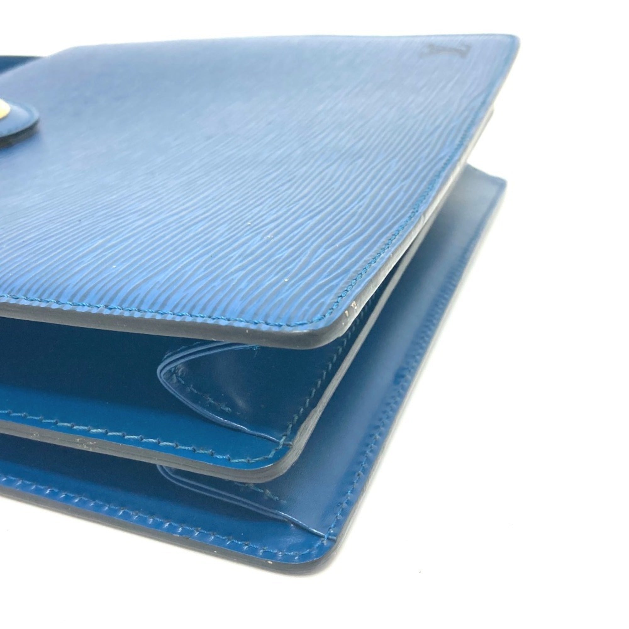 Louis Vuitton Blue Epi Leather Pochette Shoulder Bag (Pre-Owned)