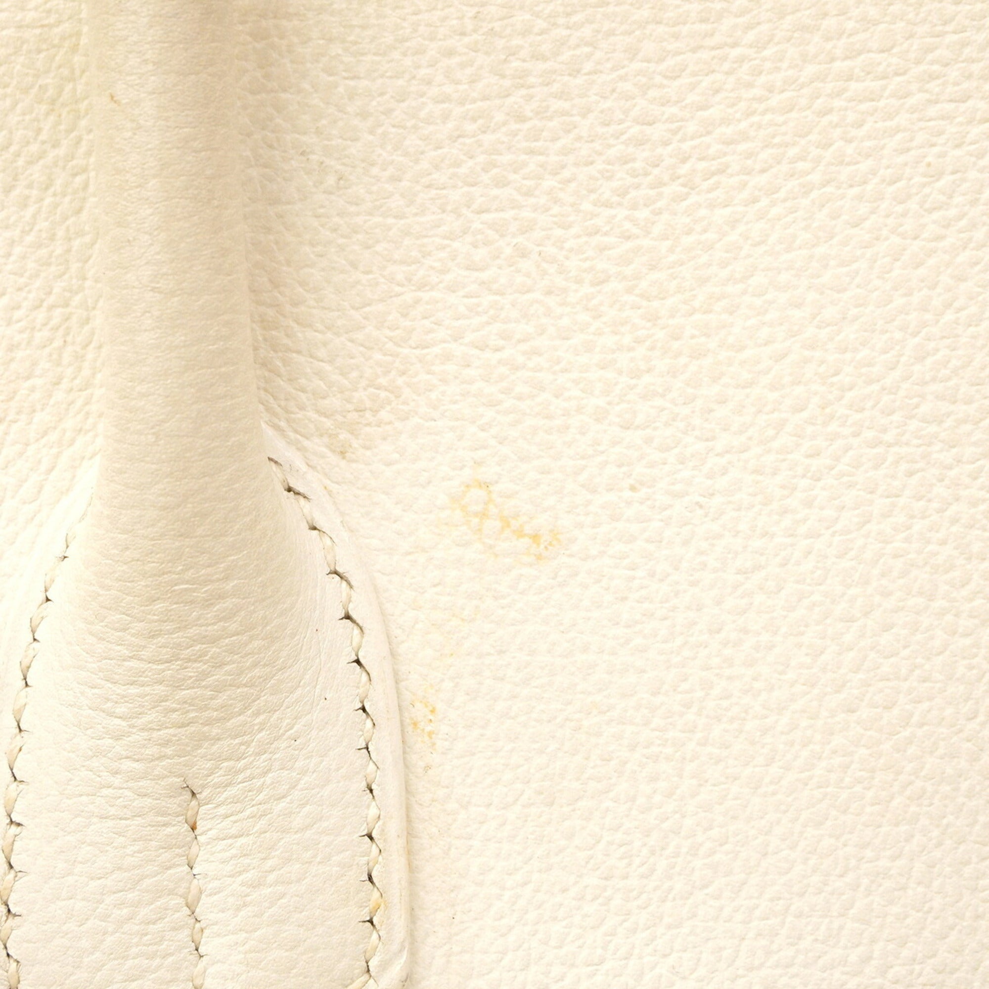 Hermes White Courchevel Leather Handbag (Pre-Owned)