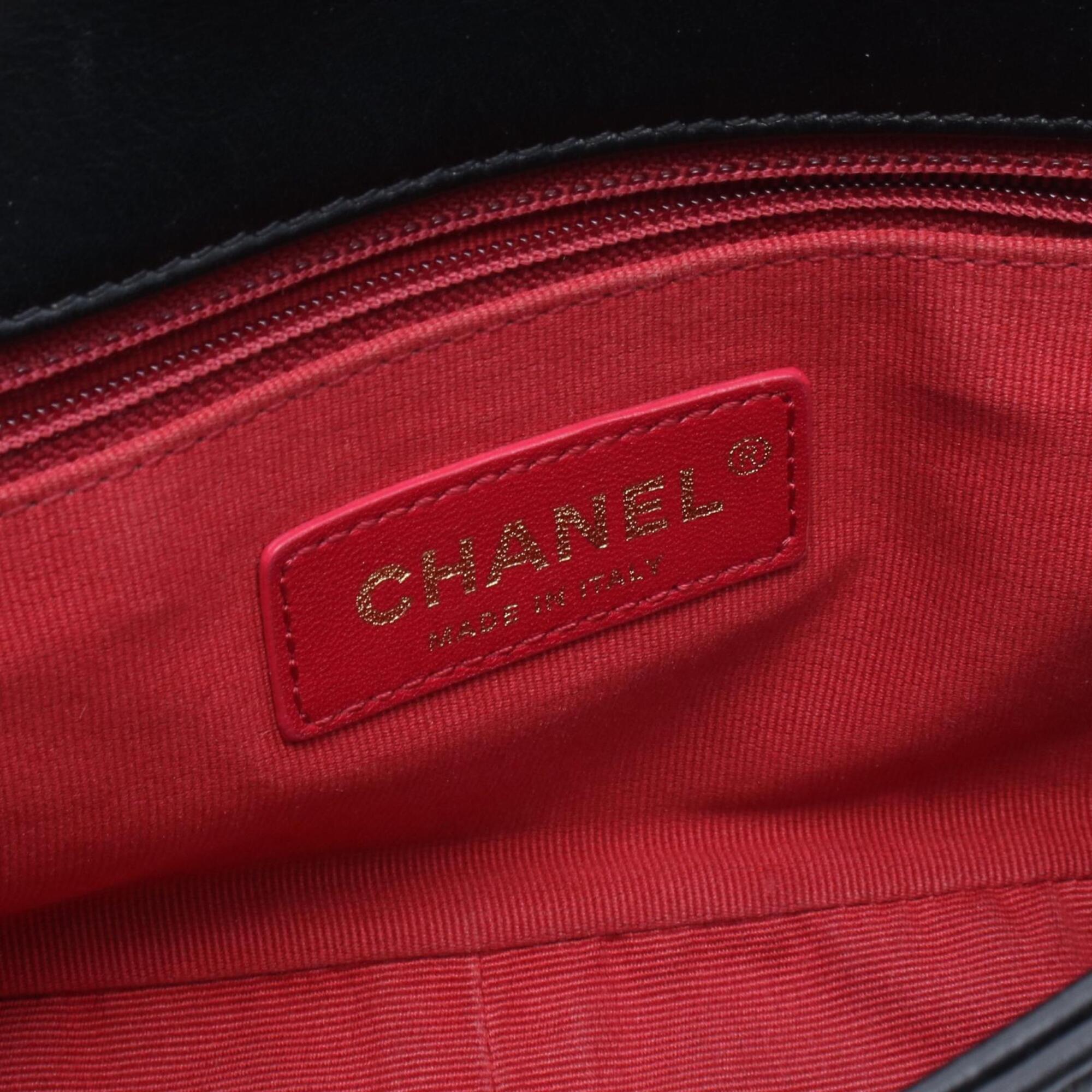 Chanel Black Leather Handbag Shoulder Bag (Pre-Owned)