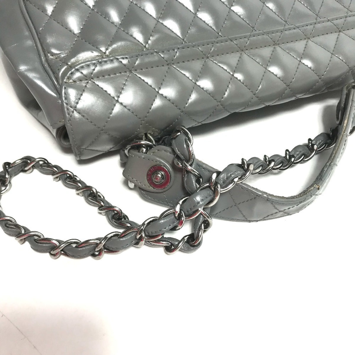Chanel Gray Leather Handbag Shoulder Bag (Pre-Owned)