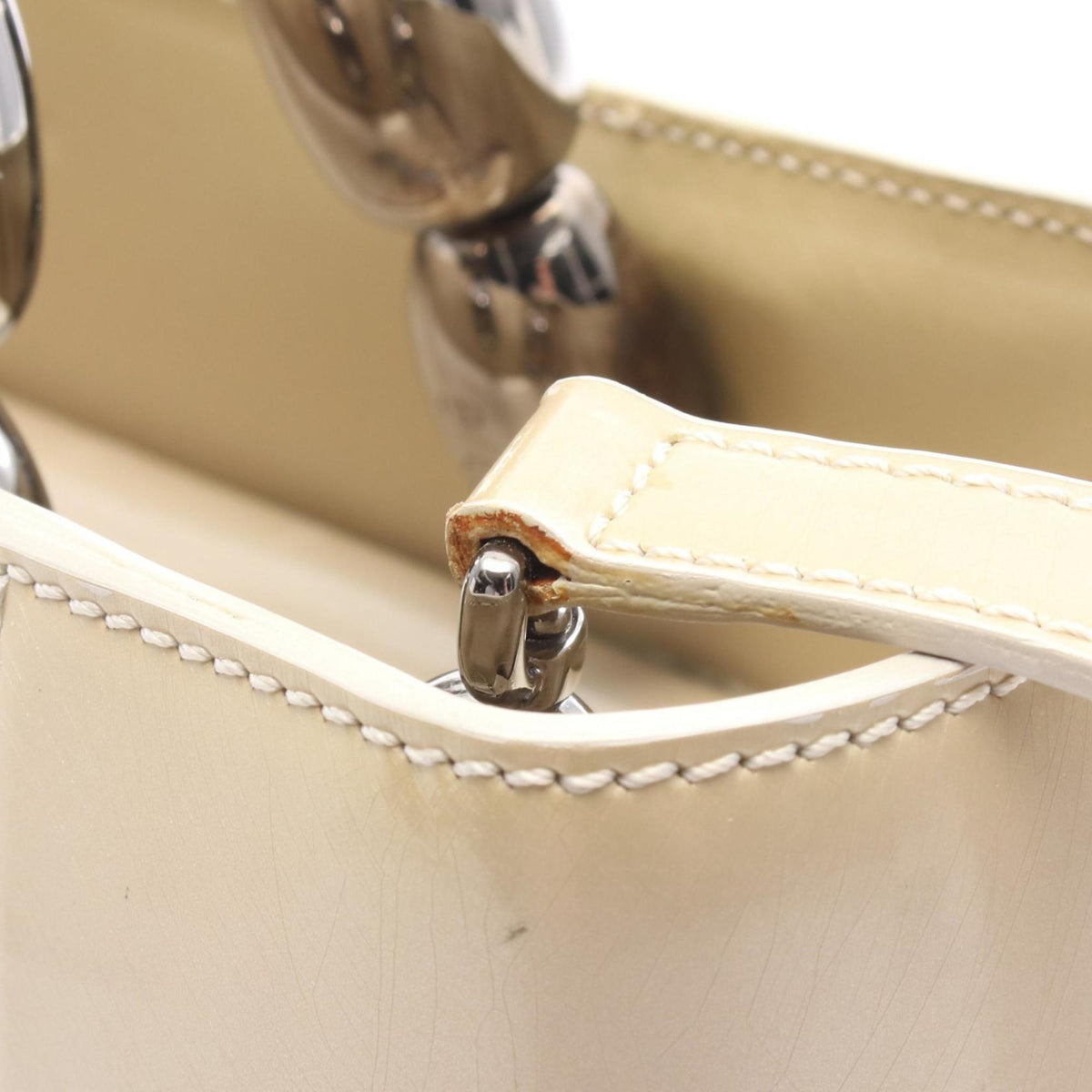 Christian Dior Beige Patent Leather Handbag (Pre-Owned)