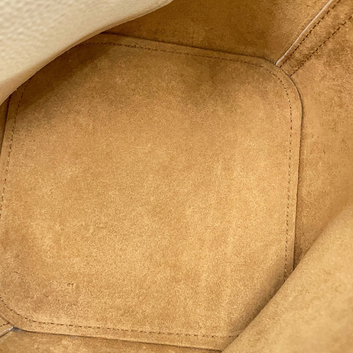 Loewe White Leather Handbag (Pre-Owned)