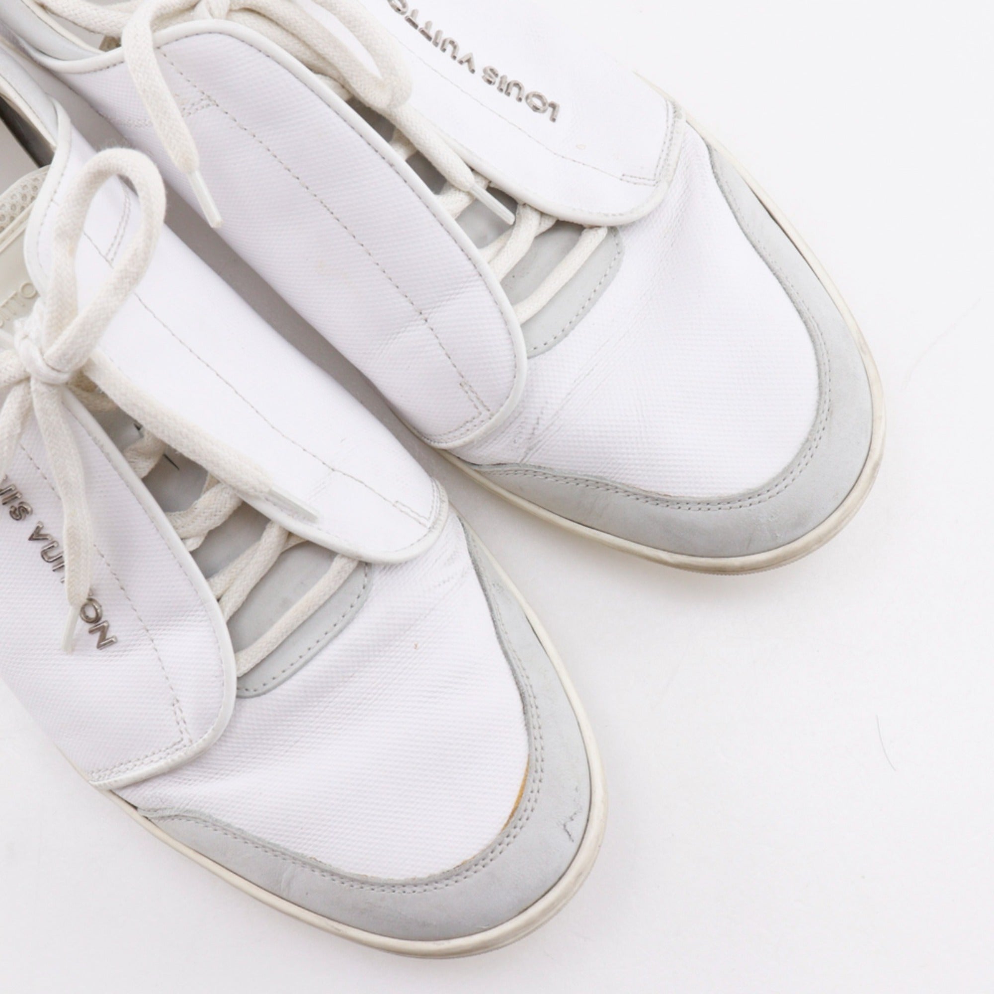 Louis Vuitton White Sneakers (Pre-Owned)