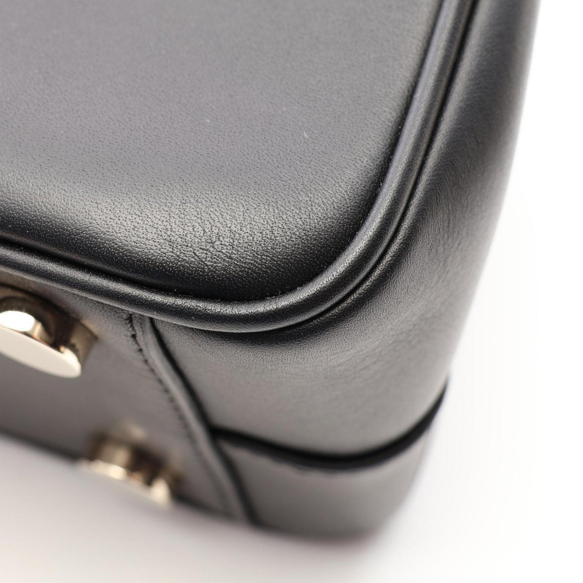 Valextra Black Leather Handbag Shoulder Bag (Pre-Owned)