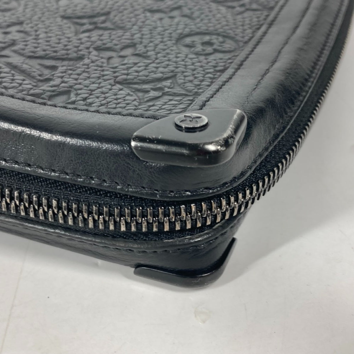 Louis Vuitton Black Leather Clutch Bag Pouch (Pre-Owned)