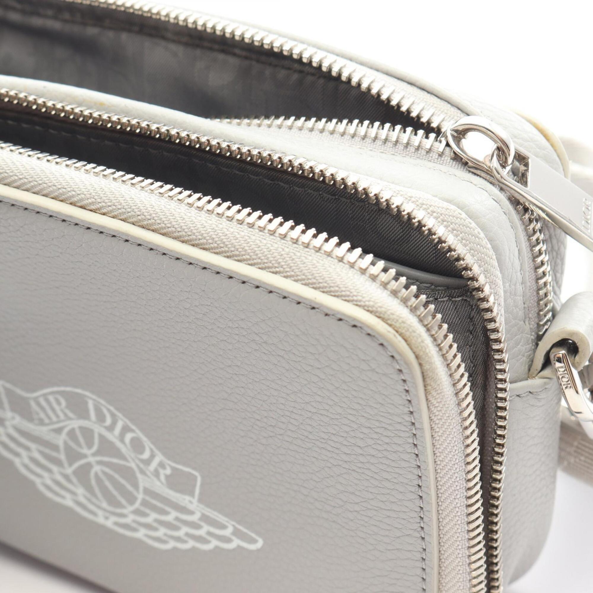 Christian Dior Gray Leather Handbag Shoulder Bag (Pre-Owned)