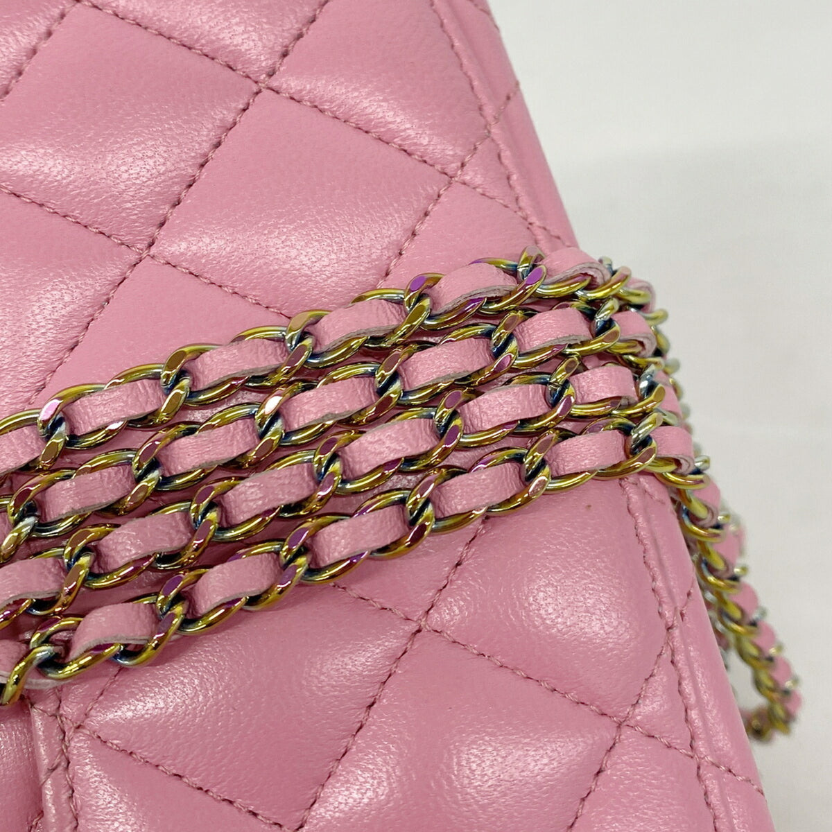 Chanel Pink Leather Shoulder Bag (Pre-Owned)