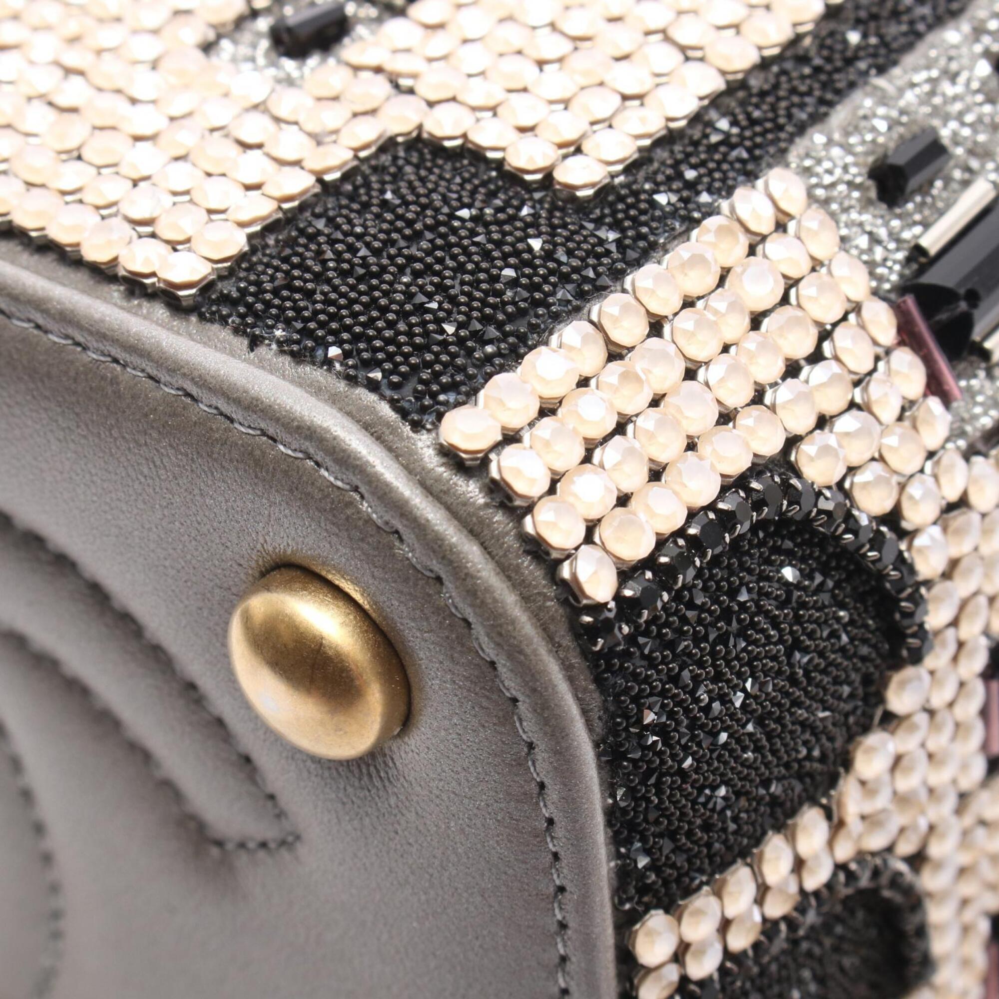 Chanel Silver Leather Handbag Shoulder Bag (Pre-Owned)